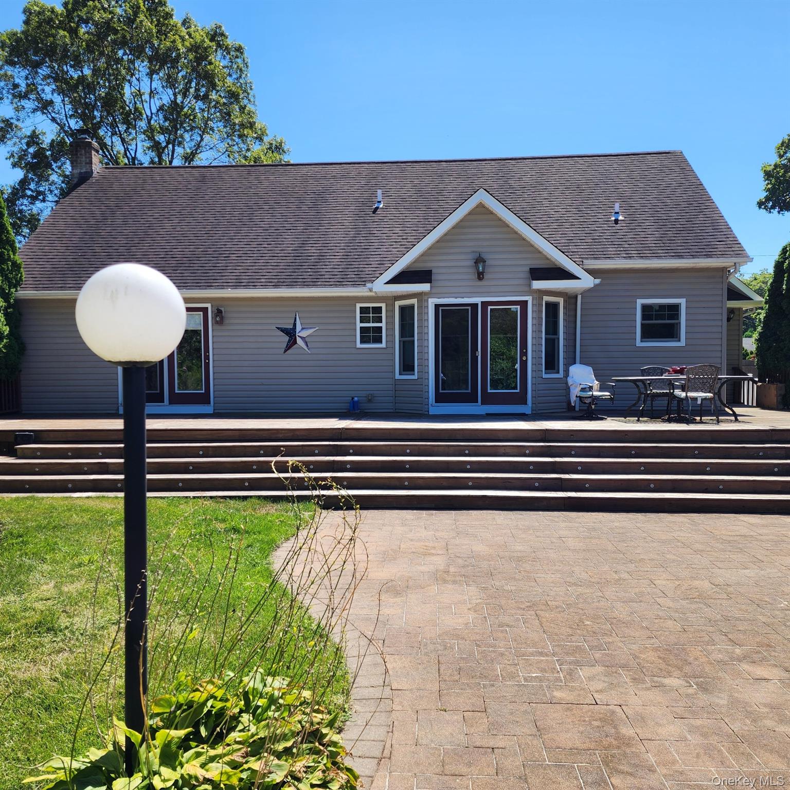 289 Carleton Drive E, Shirley, NY 11967