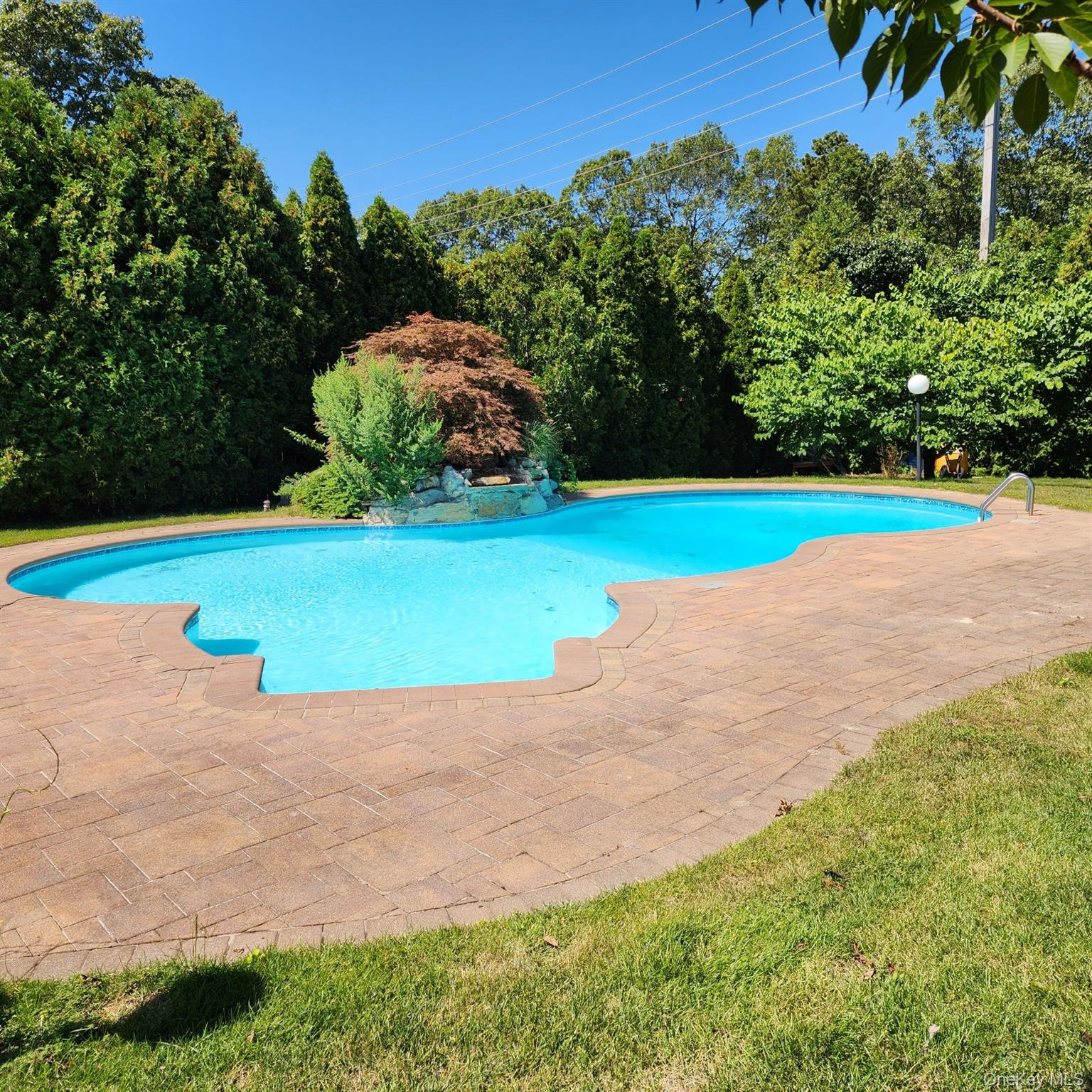 289 Carleton Drive E, Shirley, NY 11967