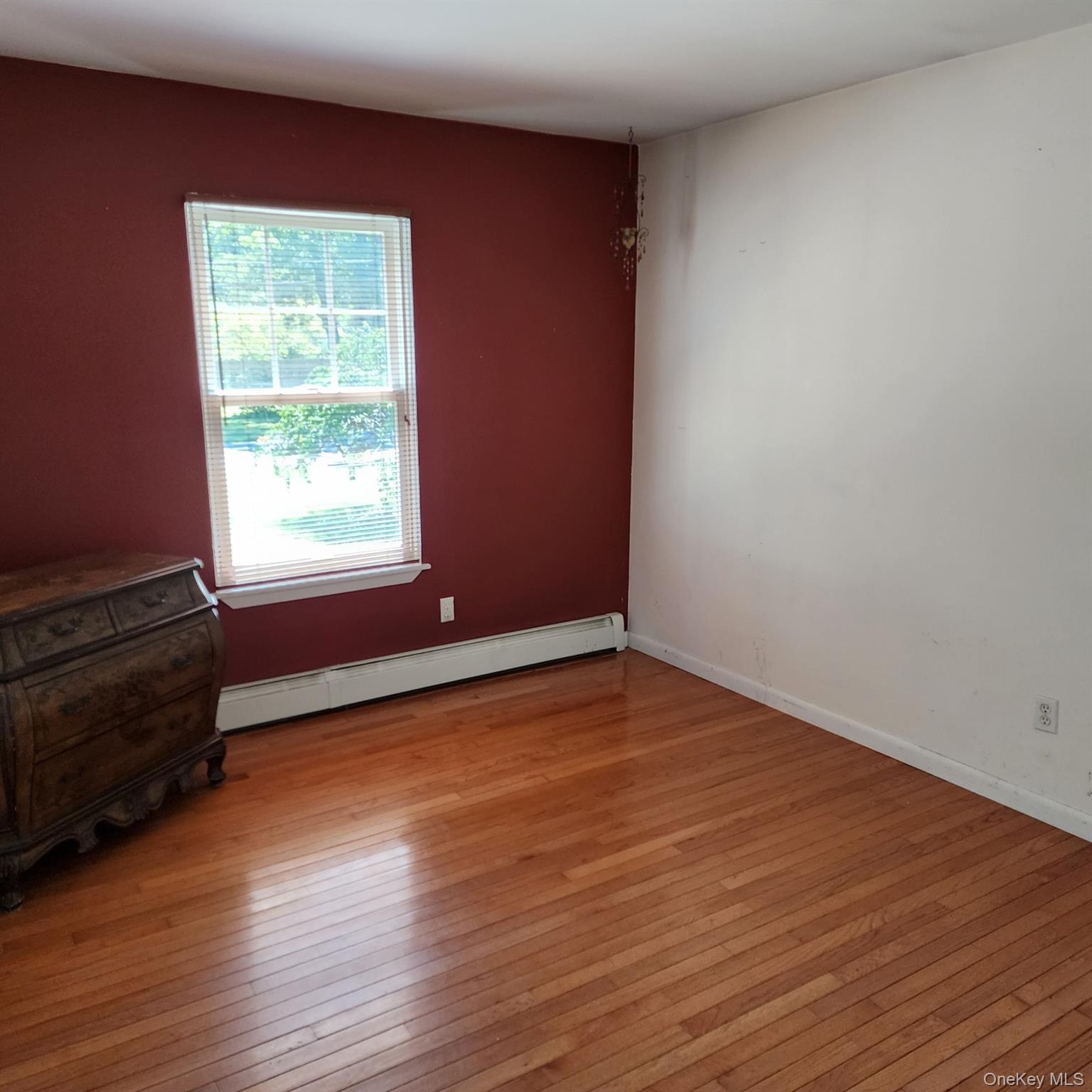 289 Carleton Drive E, Shirley, NY 11967