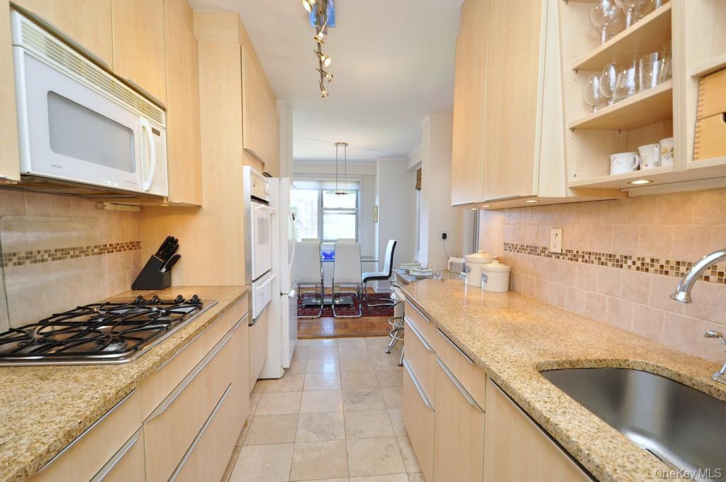 240 Garth Road # 6F2, Scarsdale, NY 10583