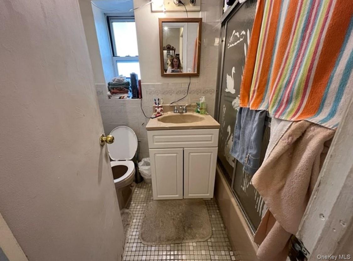 1046 E 32nd Street, Brooklyn, NY 11210