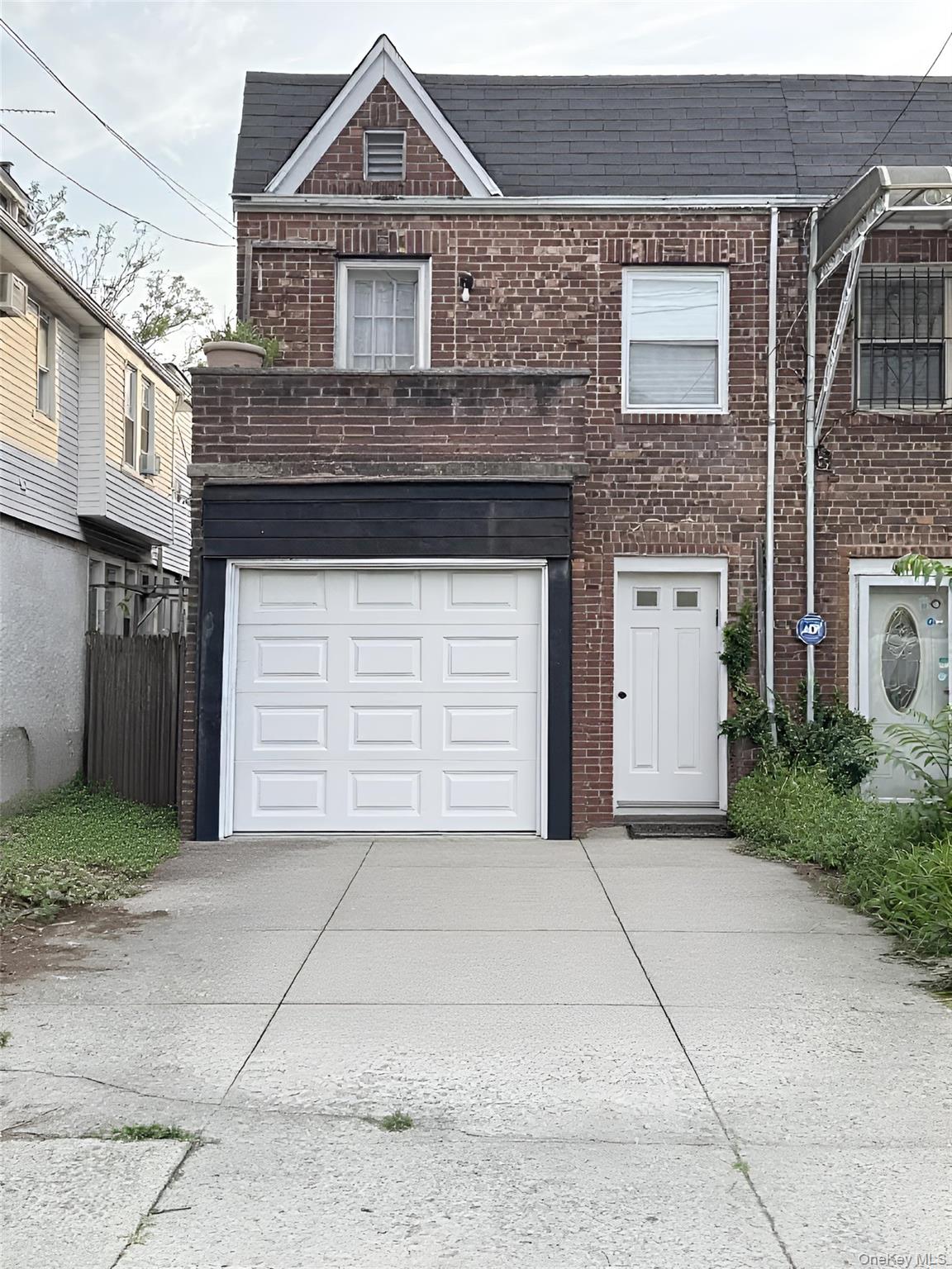 1046 E 32nd Street, Brooklyn, NY 11210