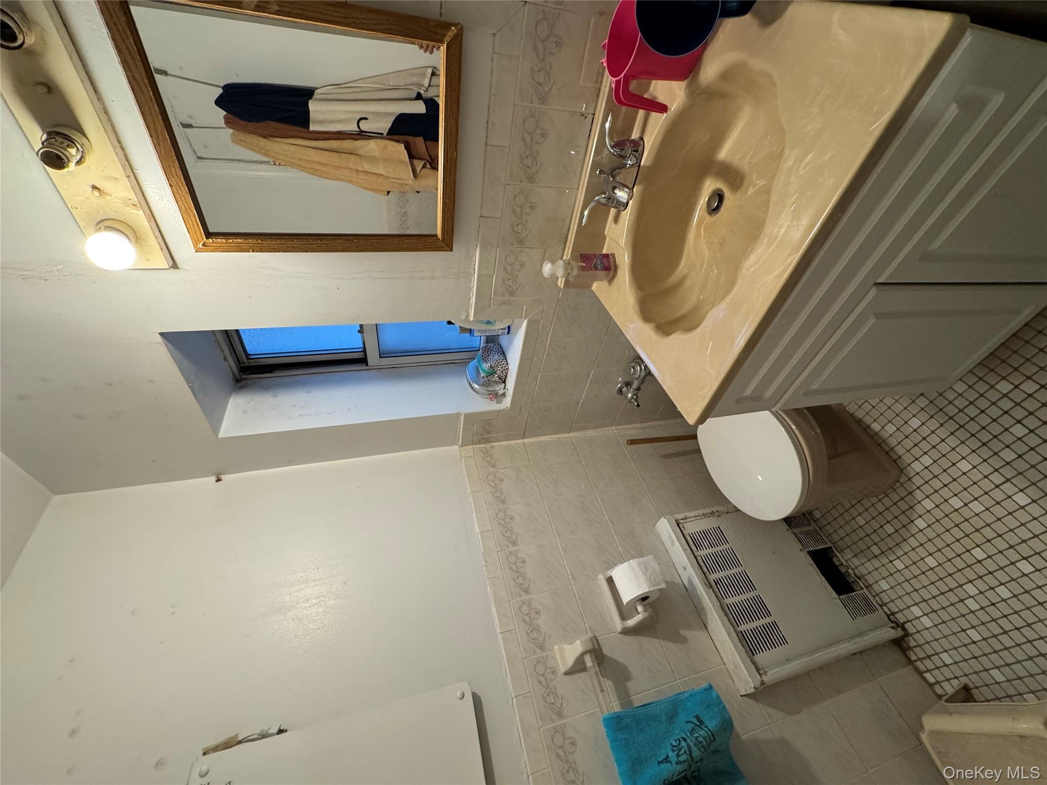 1046 E 32nd Street, Brooklyn, NY 11210