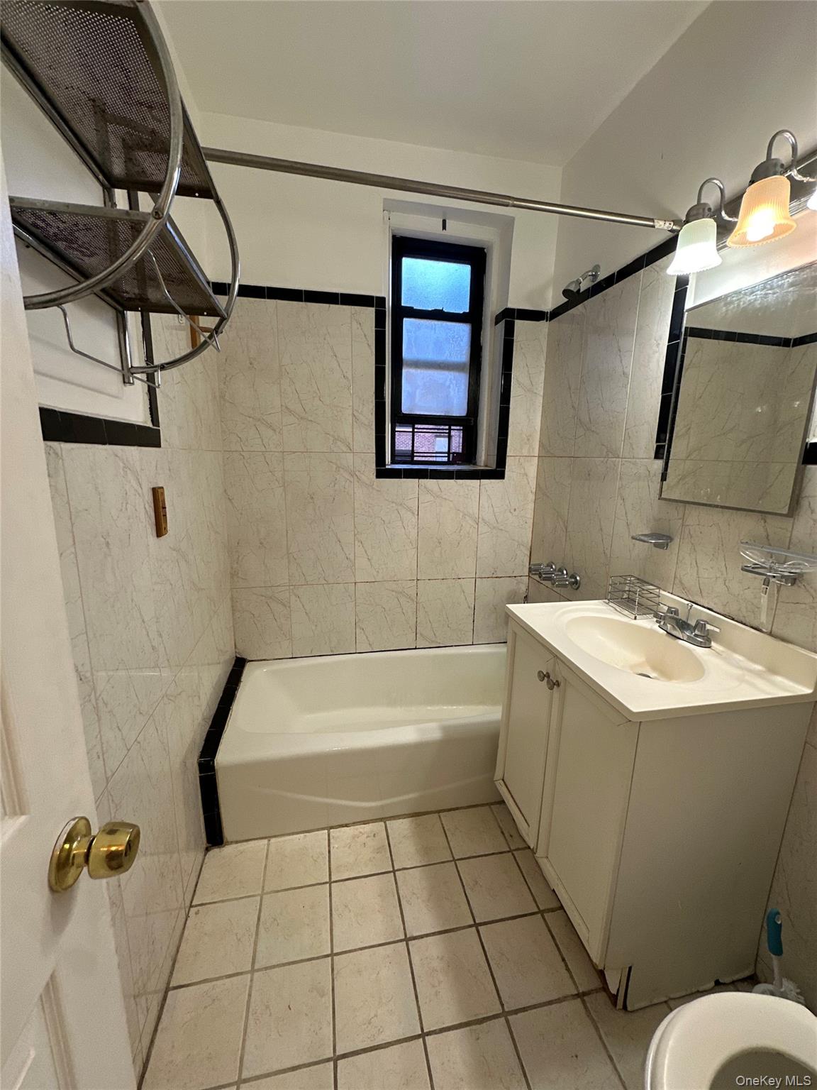 62-64 Saunders Street # D2, Rego Park, NY 11374