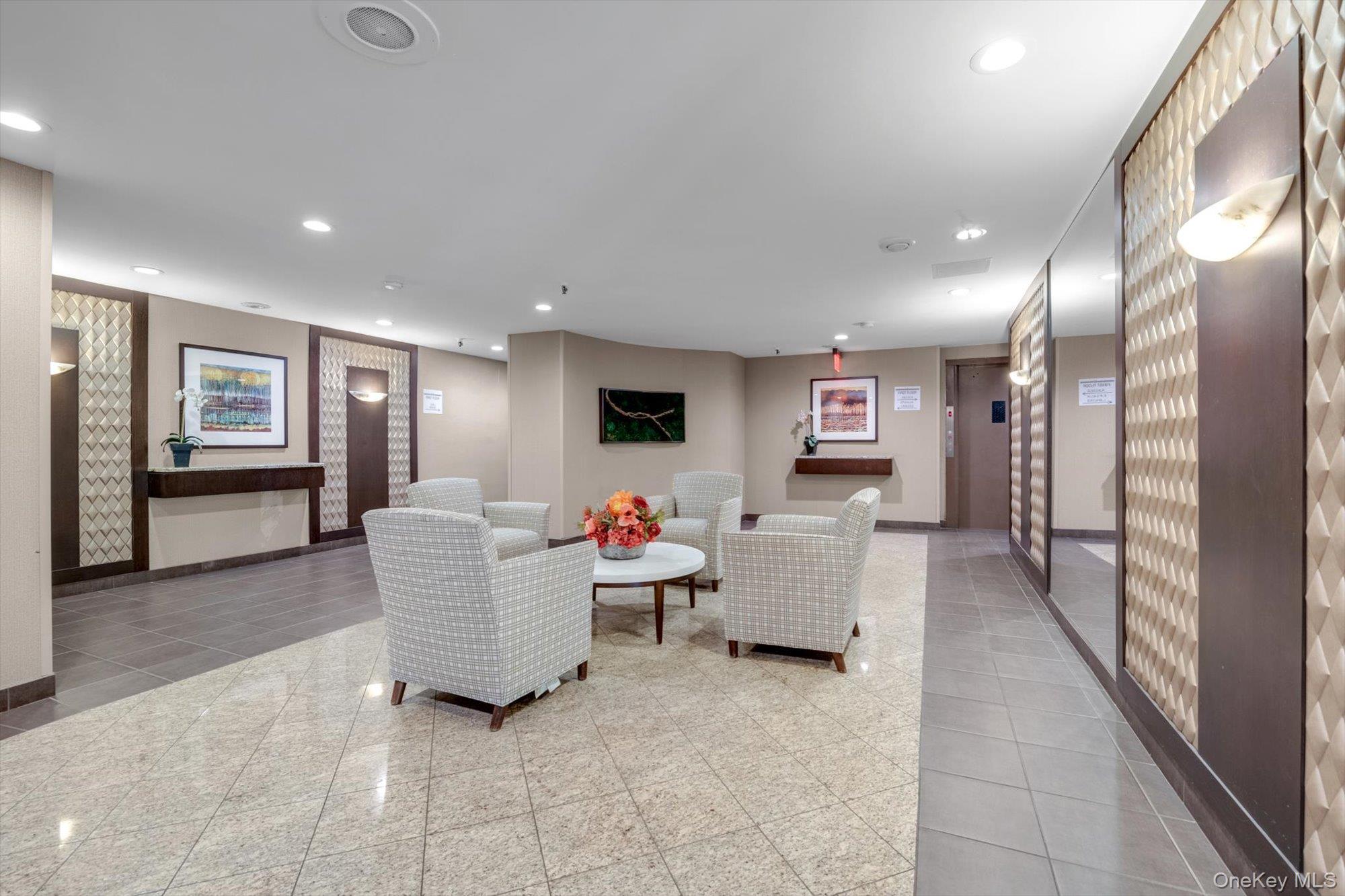 5 Schenck Avenue # 3K, Great Neck, NY 11021