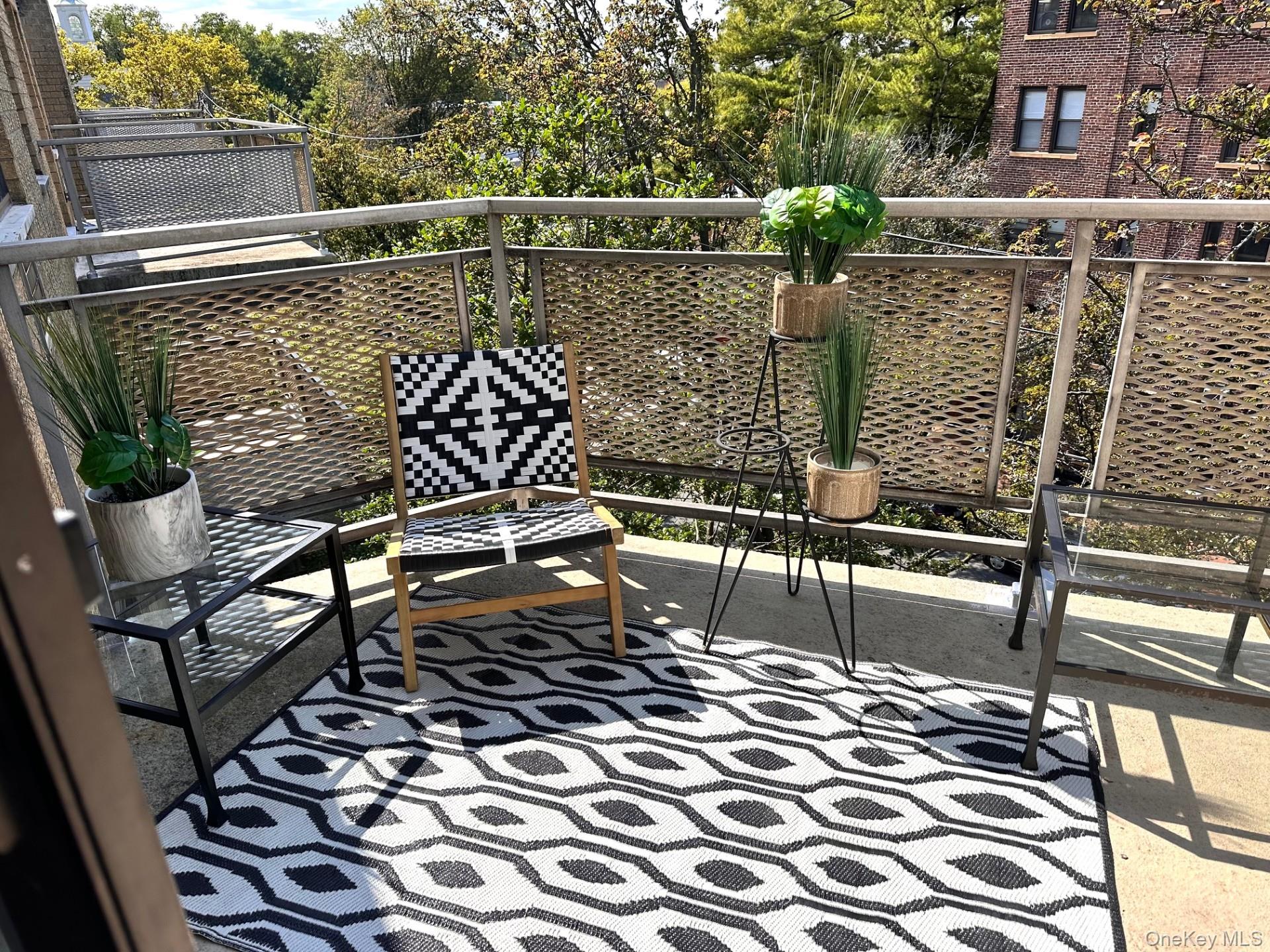 5 Schenck Avenue # 3K, Great Neck, NY 11021