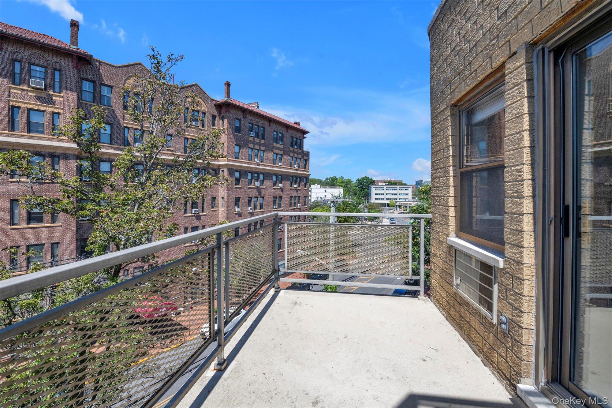 5 Schenck Avenue # 3K, Great Neck, NY 11021