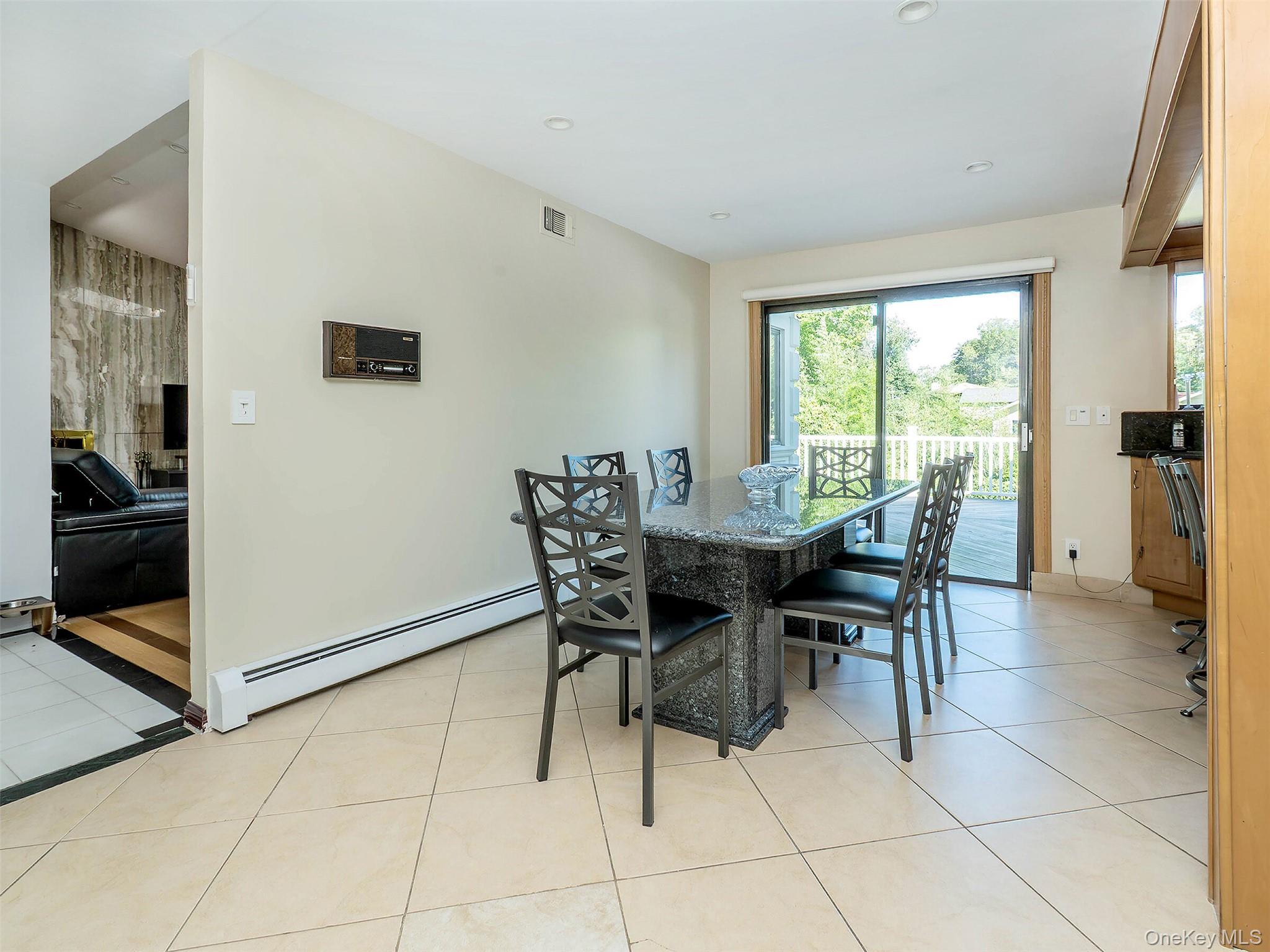 32 Carriage Road, Great Neck, NY 11024