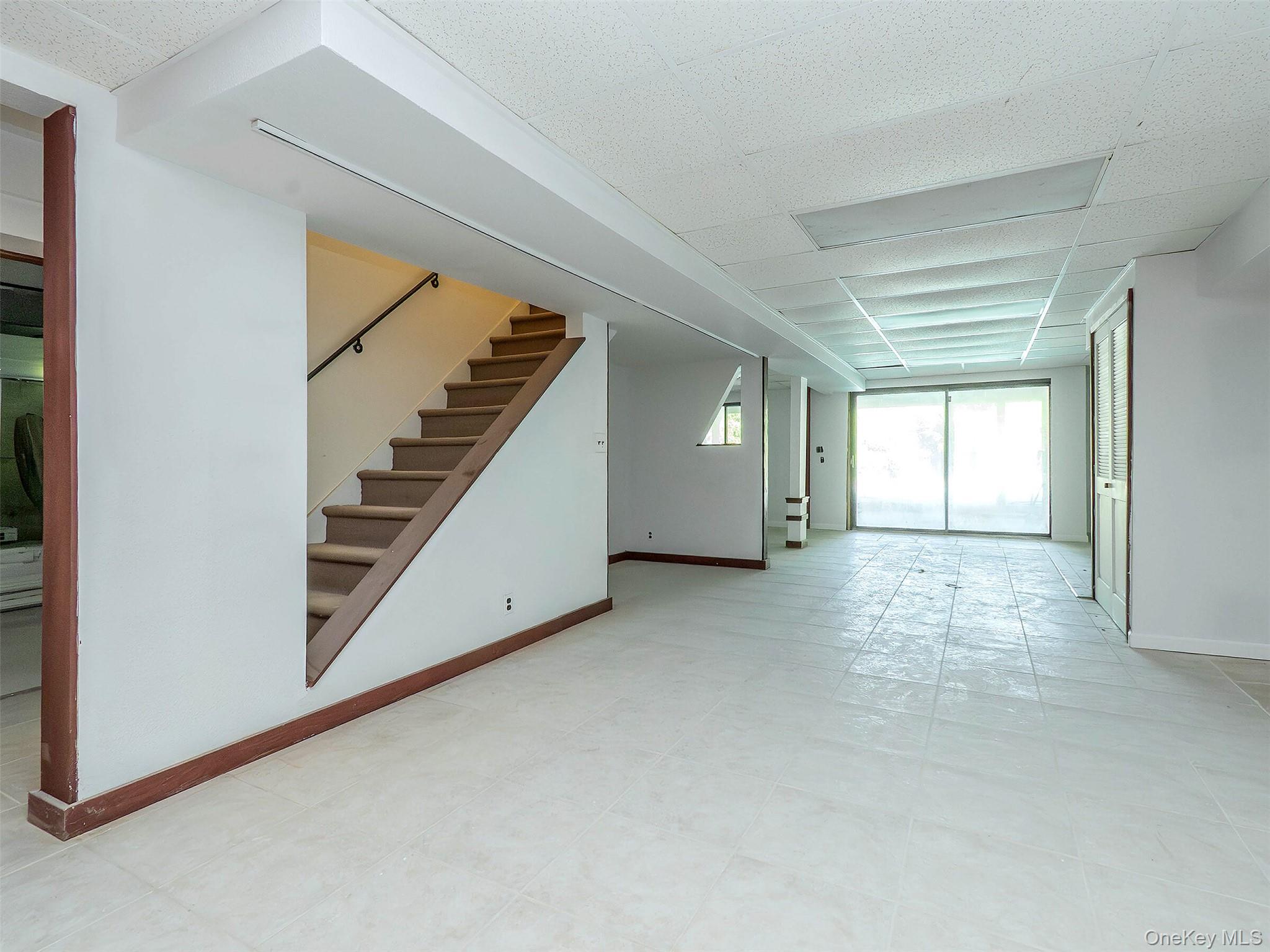 32 Carriage Road, Great Neck, NY 11024