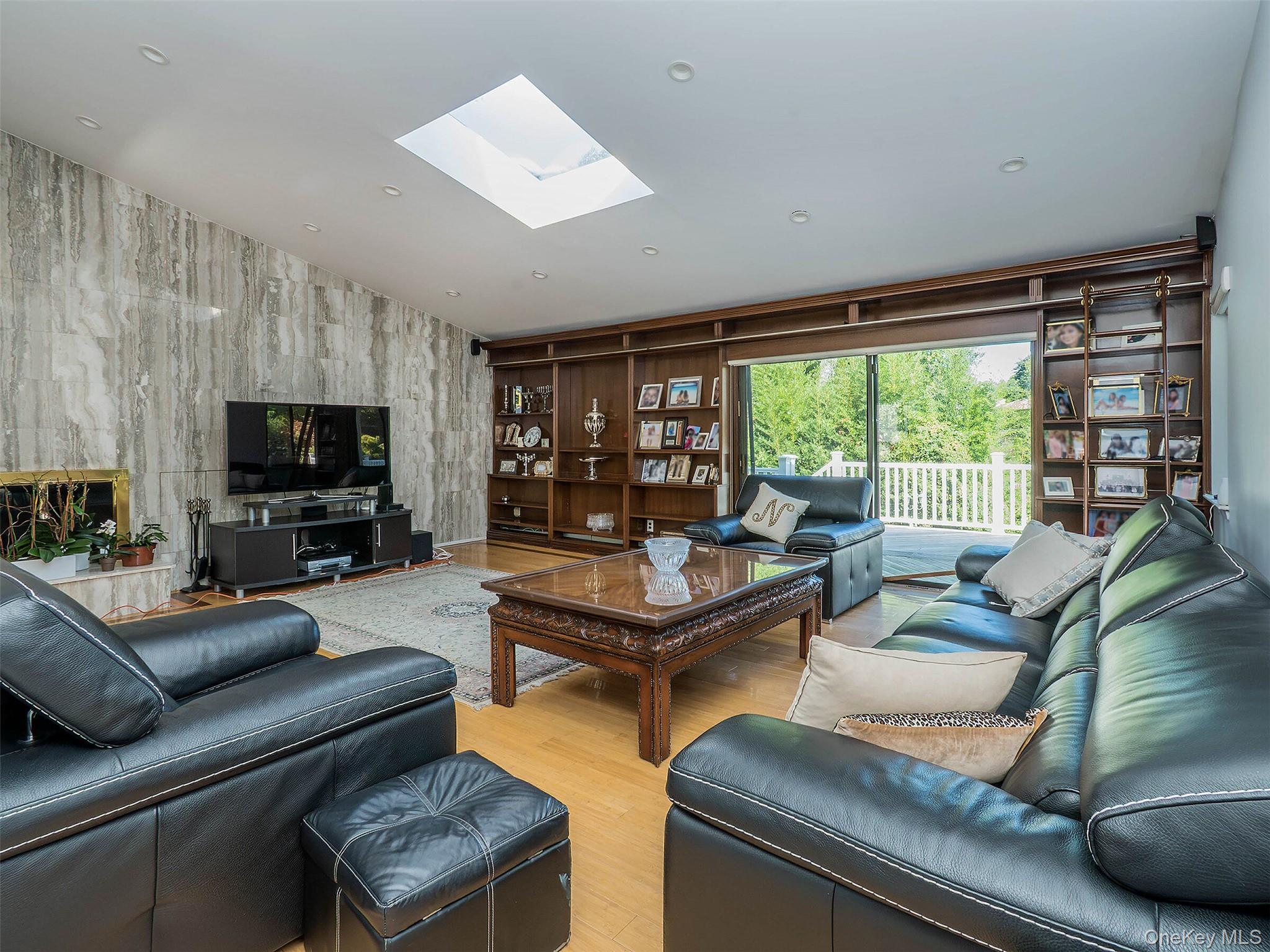 32 Carriage Road, Great Neck, NY 11024