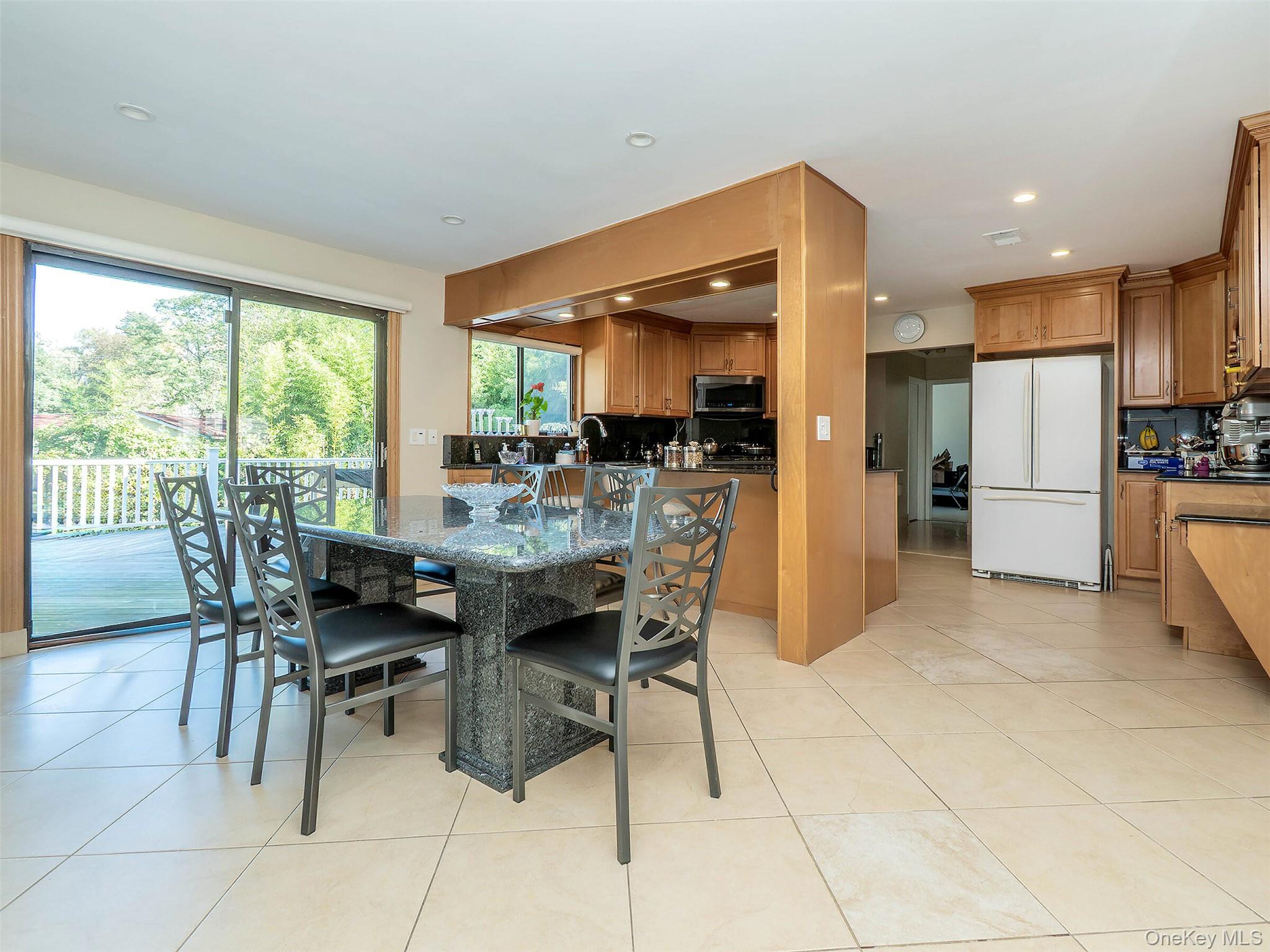 32 Carriage Road, Great Neck, NY 11024