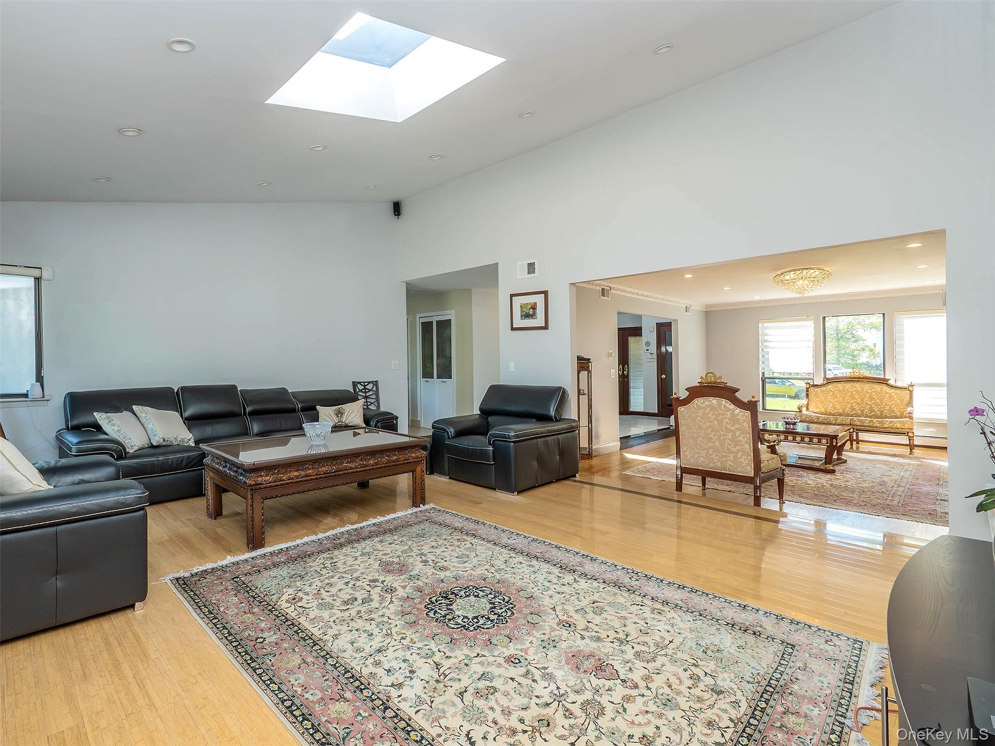 32 Carriage Road, Great Neck, NY 11024