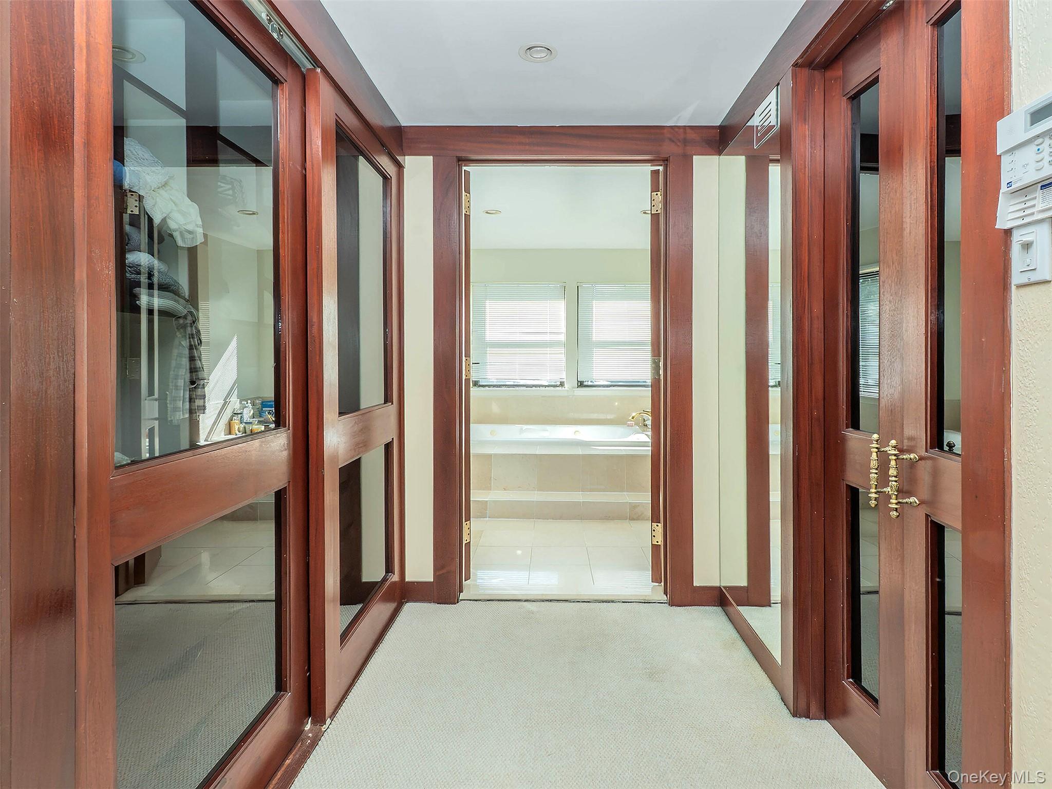 32 Carriage Road, Great Neck, NY 11024