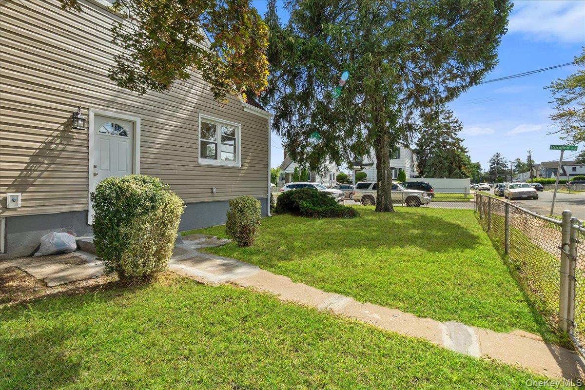 1686 Rosalind Avenue, Elmont, NY 11003