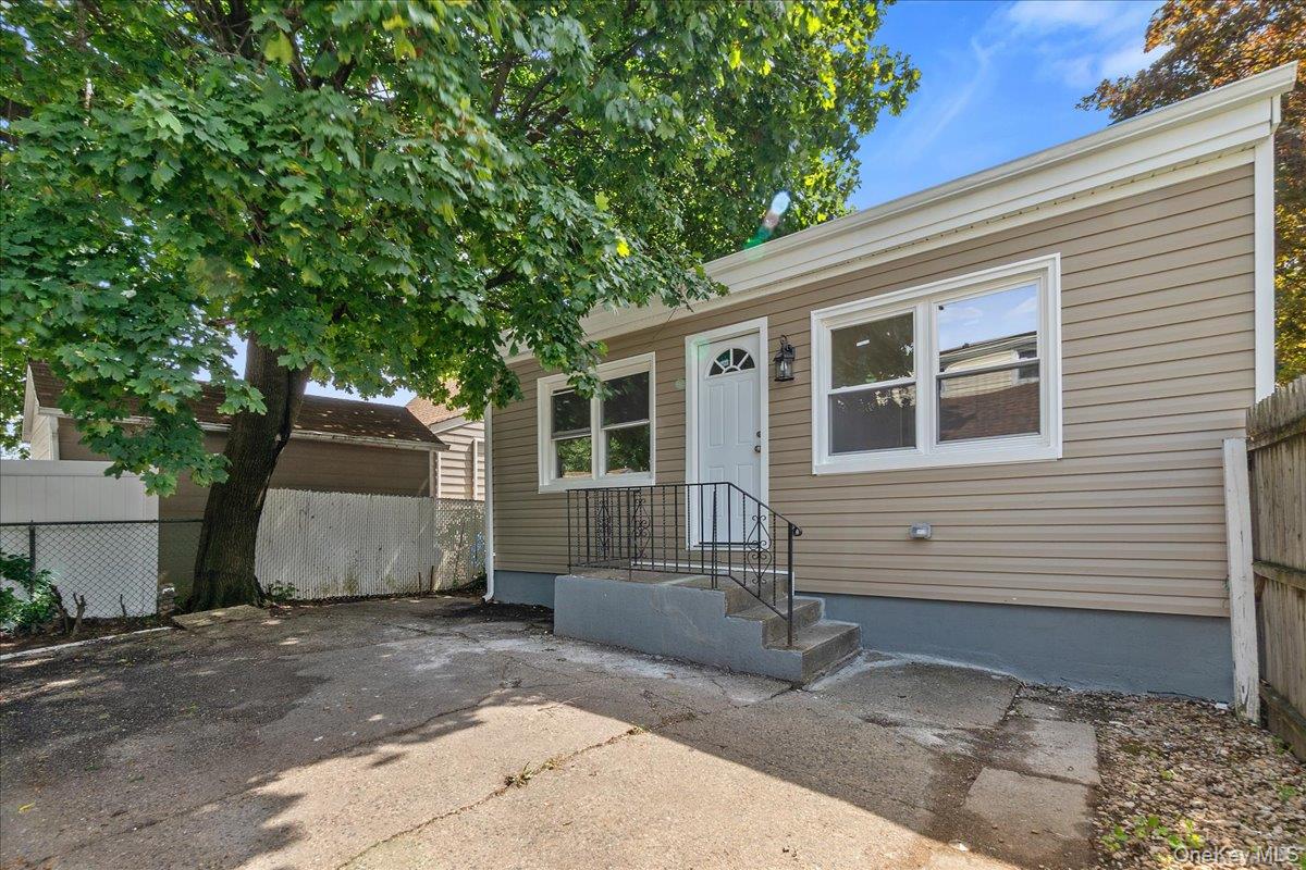 1686 Rosalind Avenue, Elmont, NY 11003