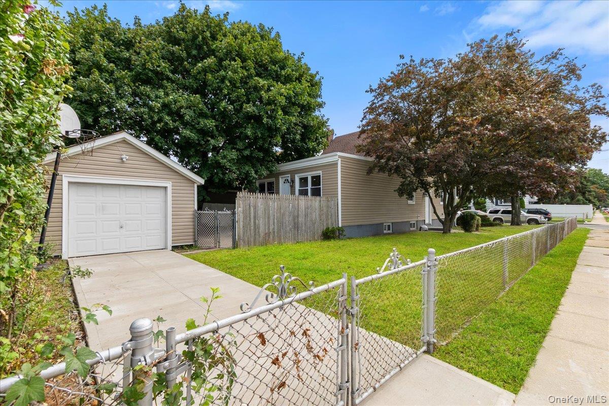 1686 Rosalind Avenue, Elmont, NY 11003