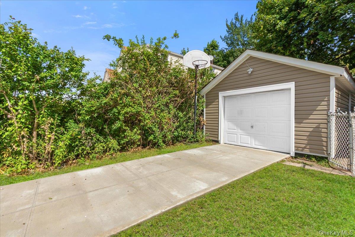 1686 Rosalind Avenue, Elmont, NY 11003