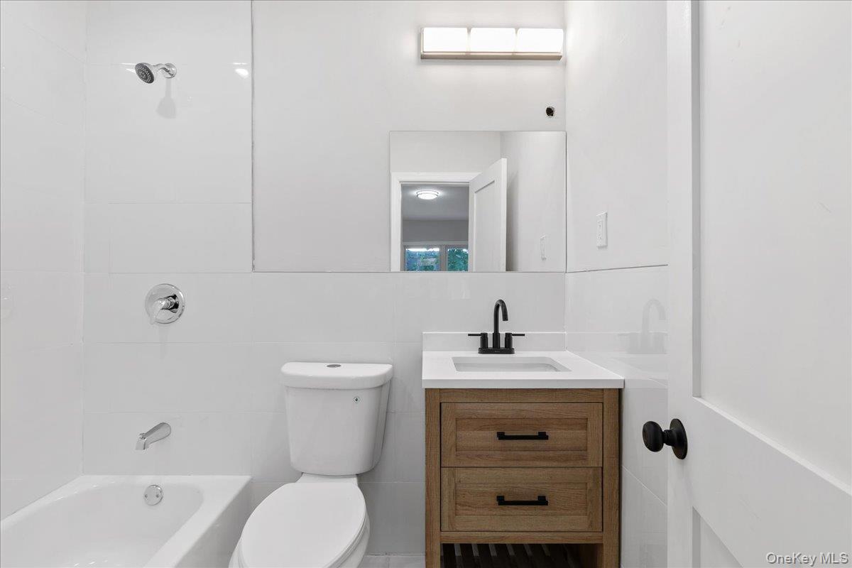 1686 Rosalind Avenue, Elmont, NY 11003