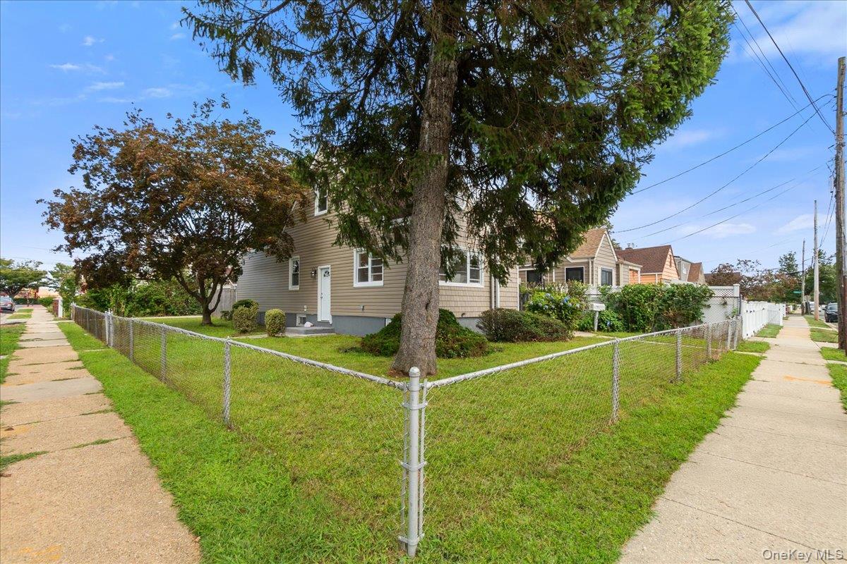 1686 Rosalind Avenue, Elmont, NY 11003