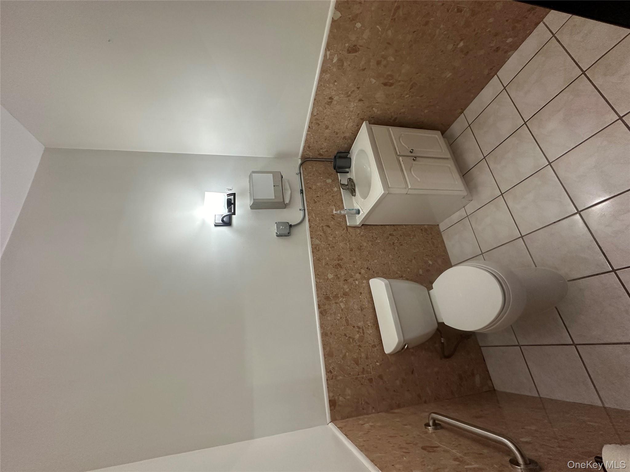 202 Merrick Road, Rockville Centre, NY 11570