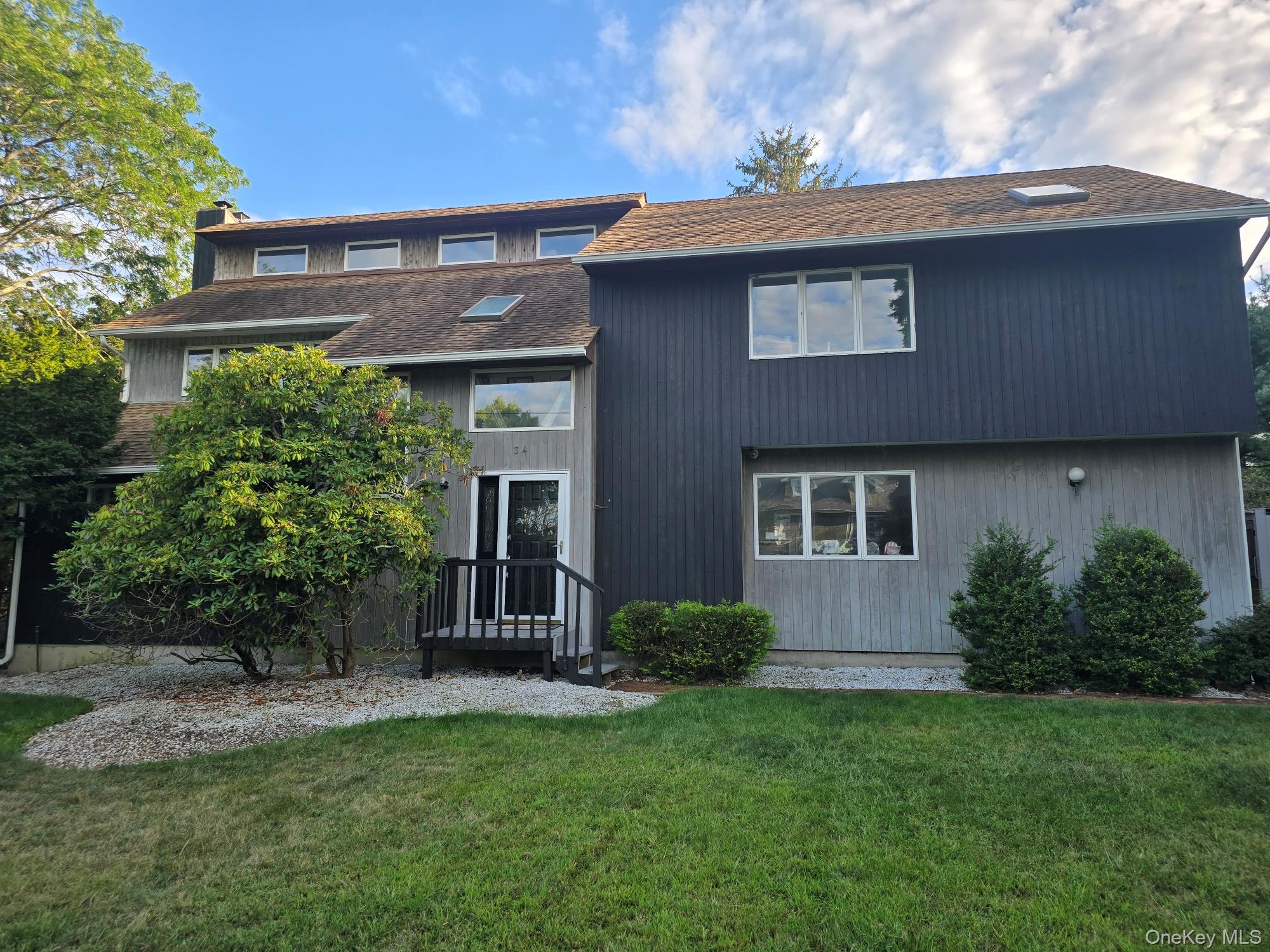34 Sedgemere Road, Center Moriches, NY 11934