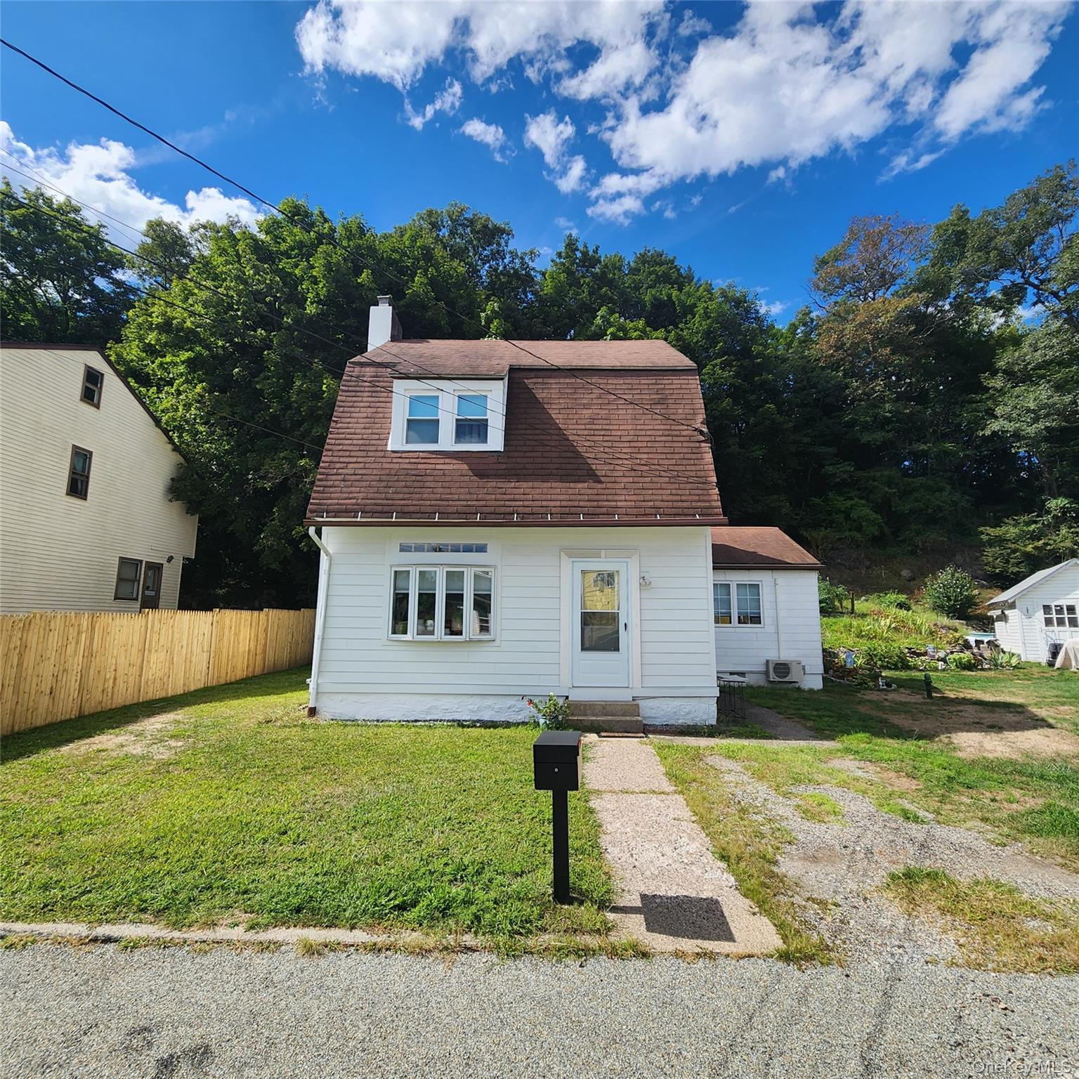 16 Circle Drive, Tuxedo Park, NY 10987