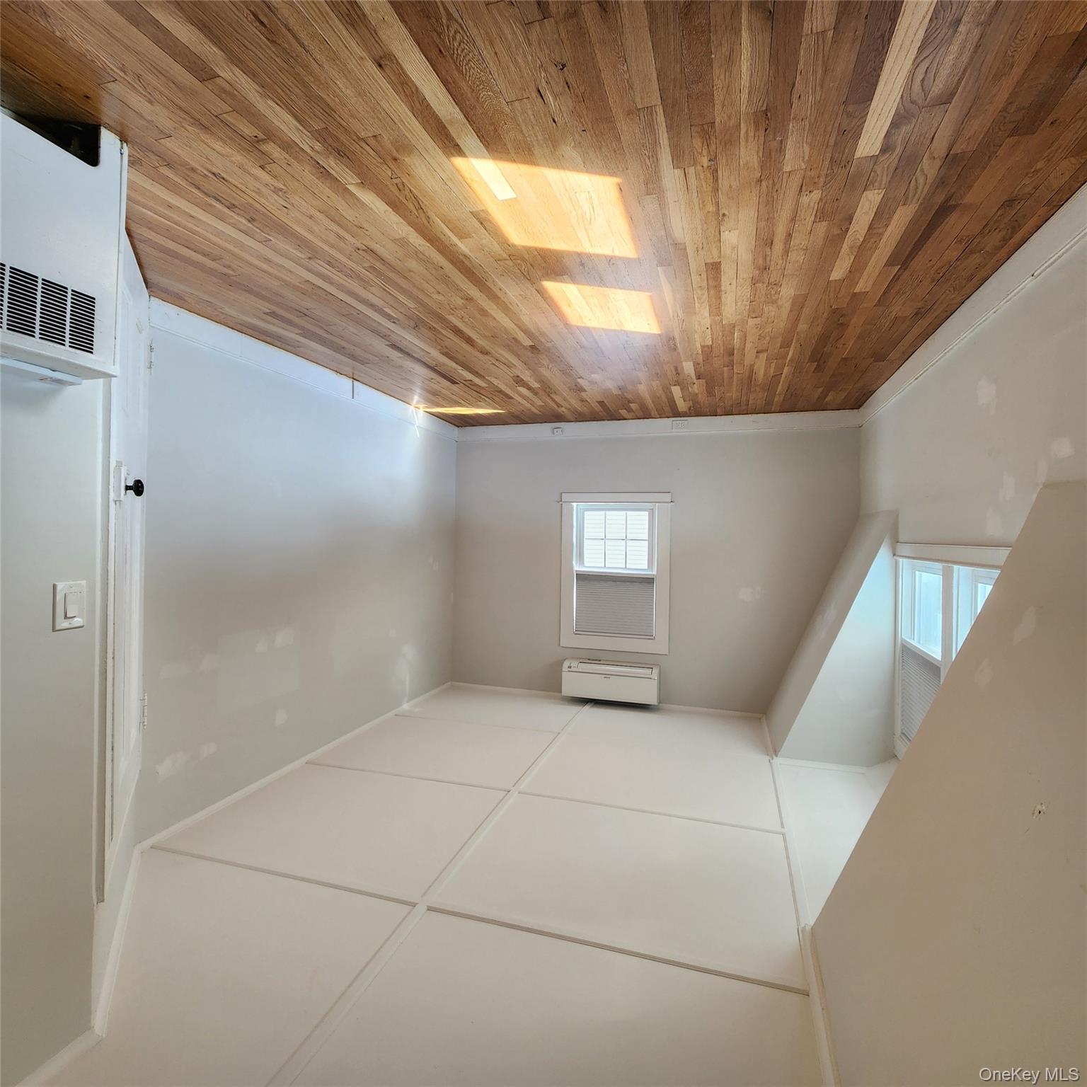 16 Circle Drive, Tuxedo Park, NY 10987