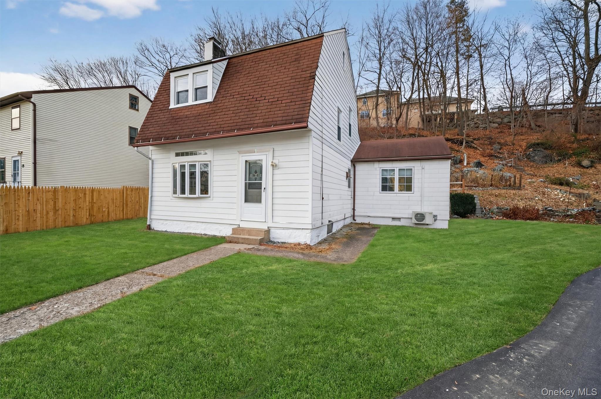 16 Circle Drive, Tuxedo Park, NY 10987