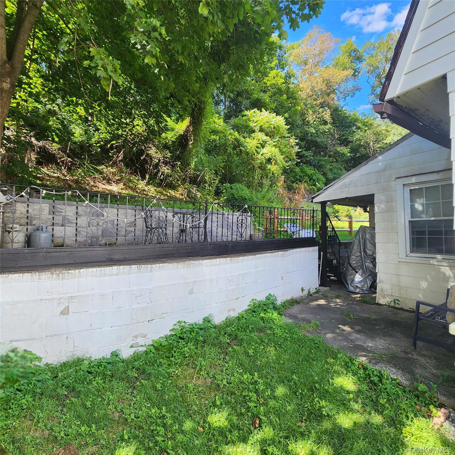 16 Circle Drive, Tuxedo Park, NY 10987