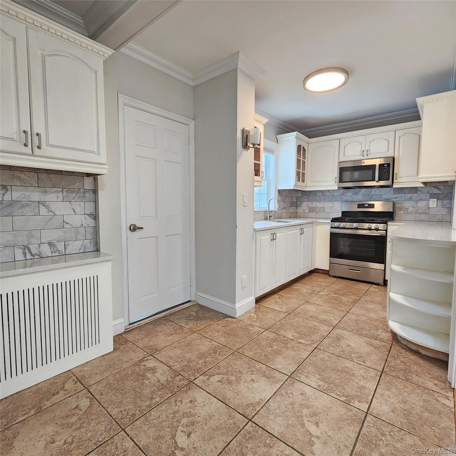 16 Circle Drive, Tuxedo Park, NY 10987