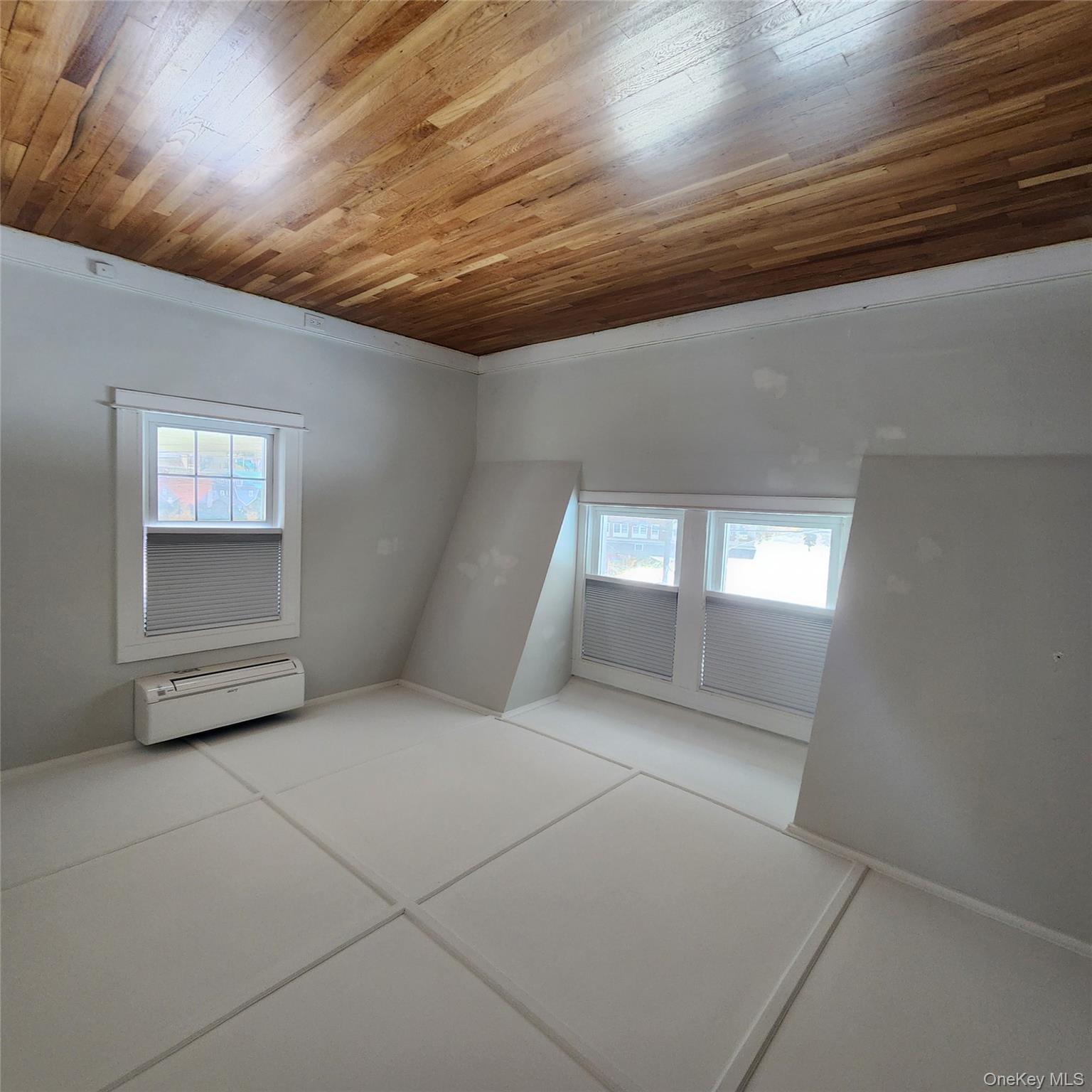 16 Circle Drive, Tuxedo Park, NY 10987