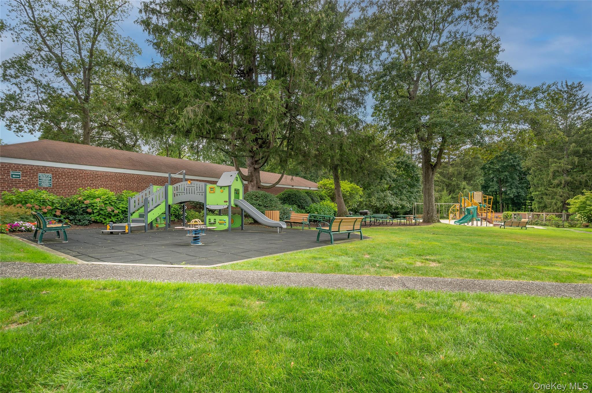 3 Bryant Crescent # 2G, White Plains, NY 10605