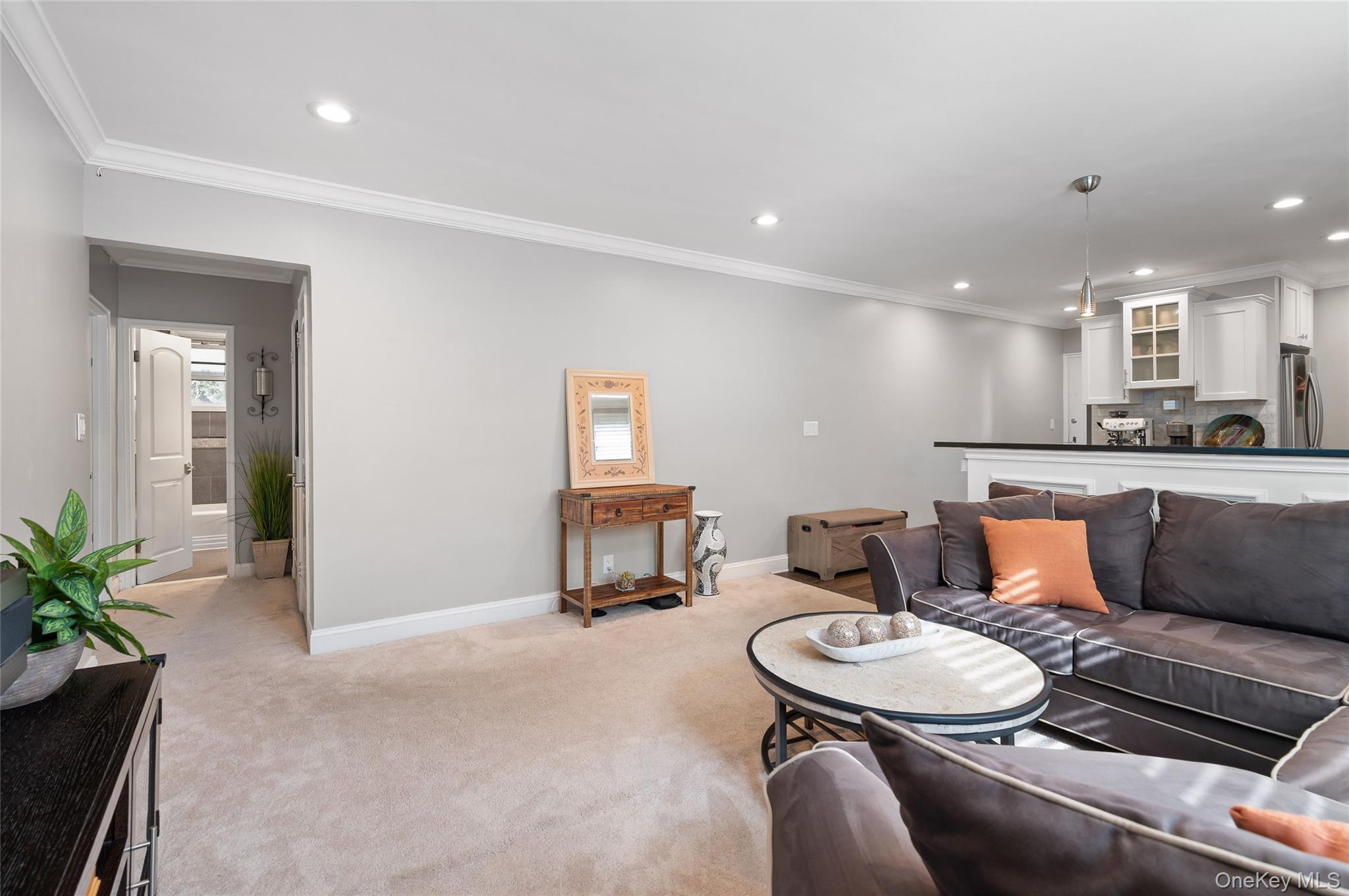 3 Bryant Crescent # 2G, White Plains, NY 10605