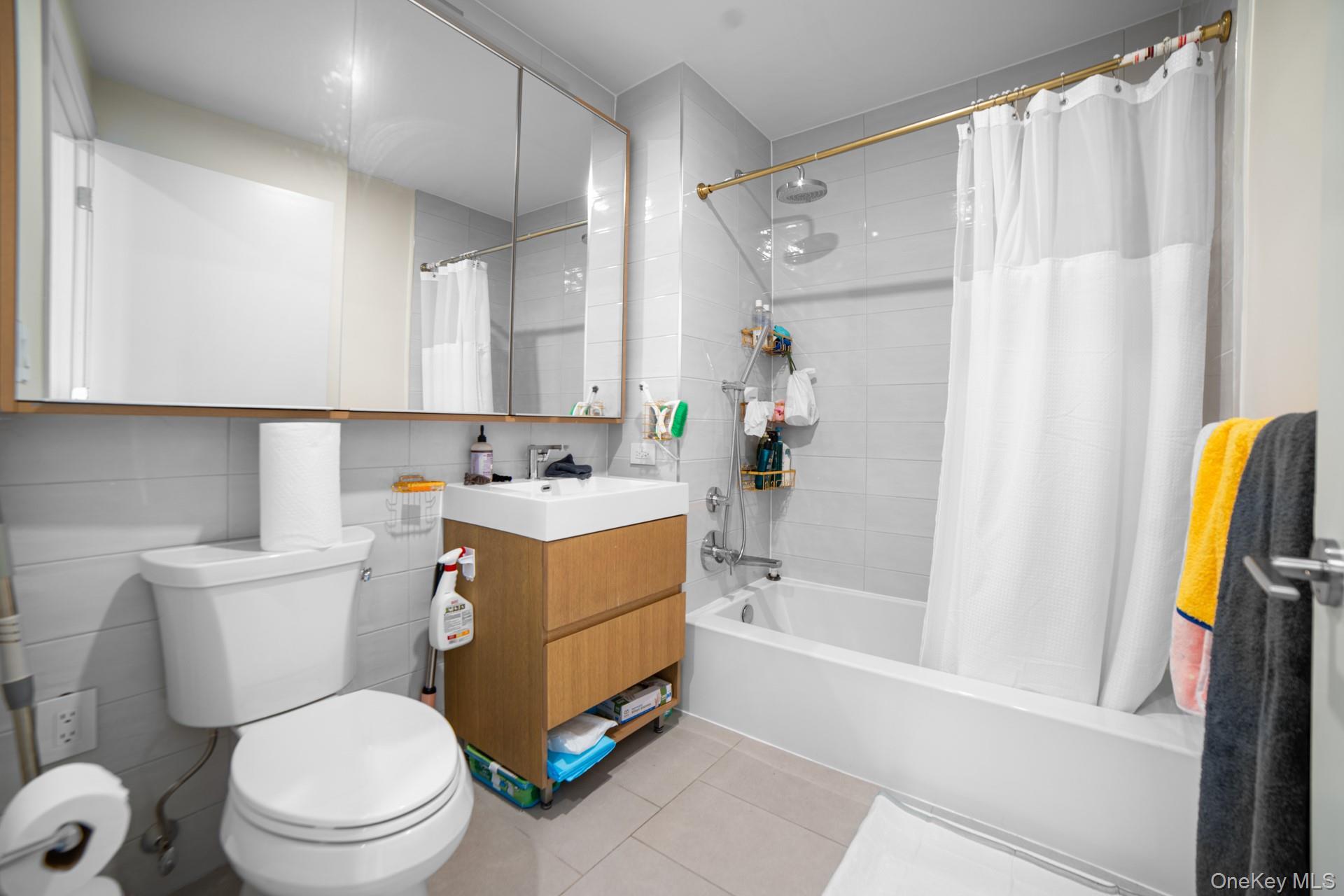 131-02A 40th Road # 12G, Flushing, NY 11354