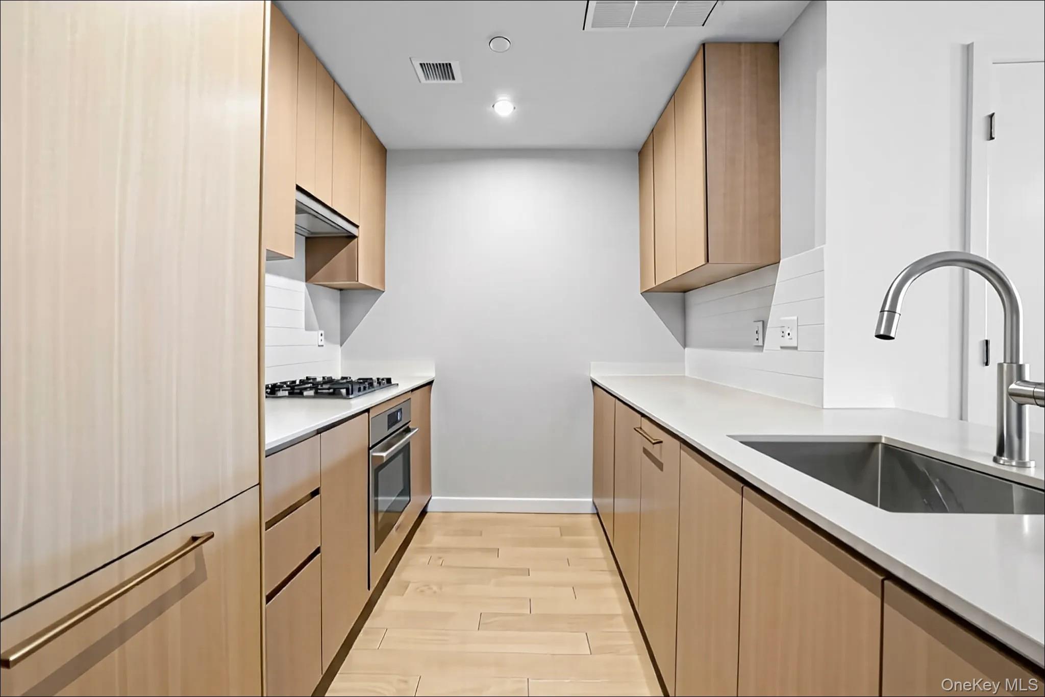 131-02A 40th Road # 12G, Flushing, NY 11354