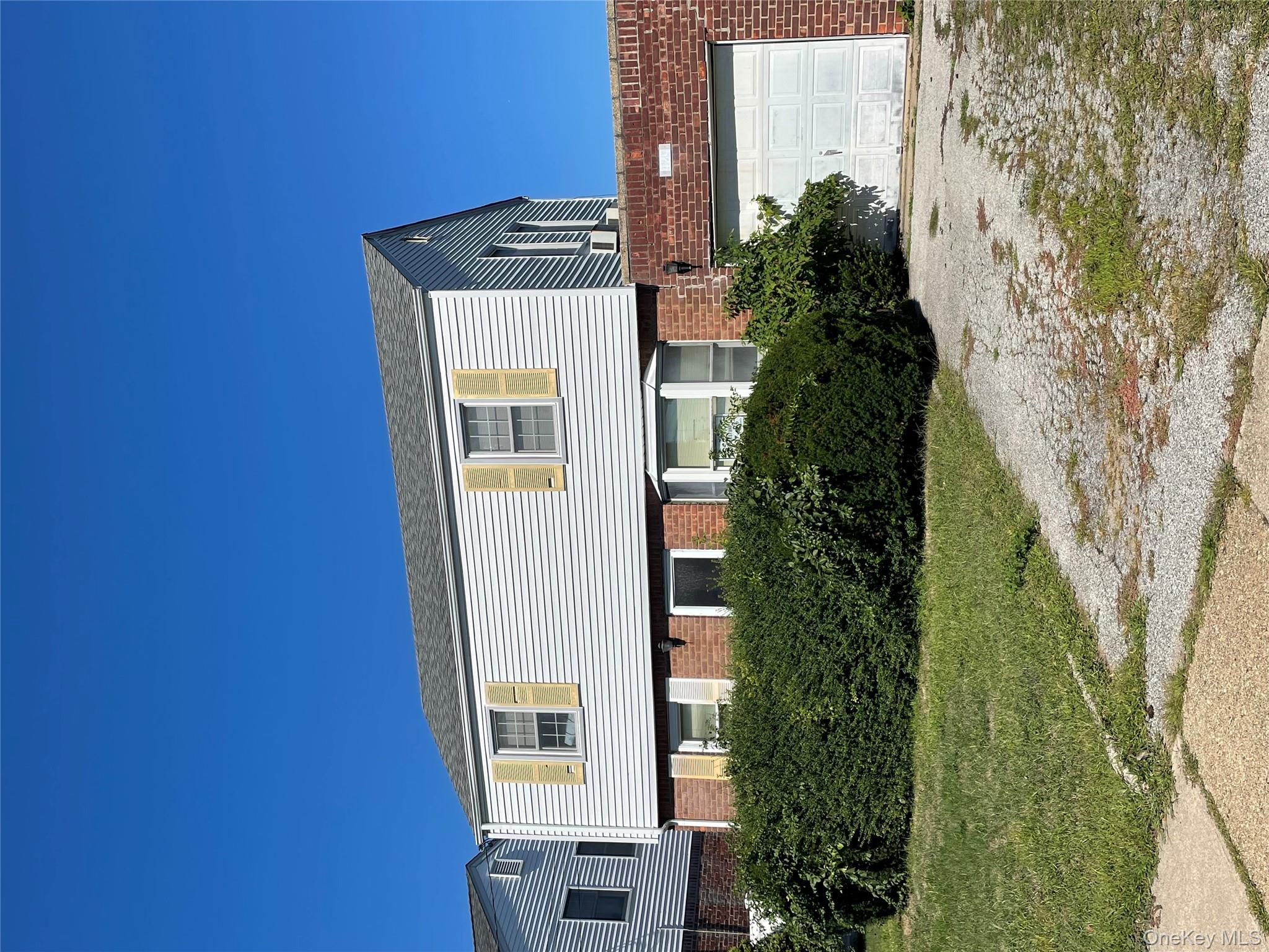 424 Andrews Road, Mineola, NY 11501