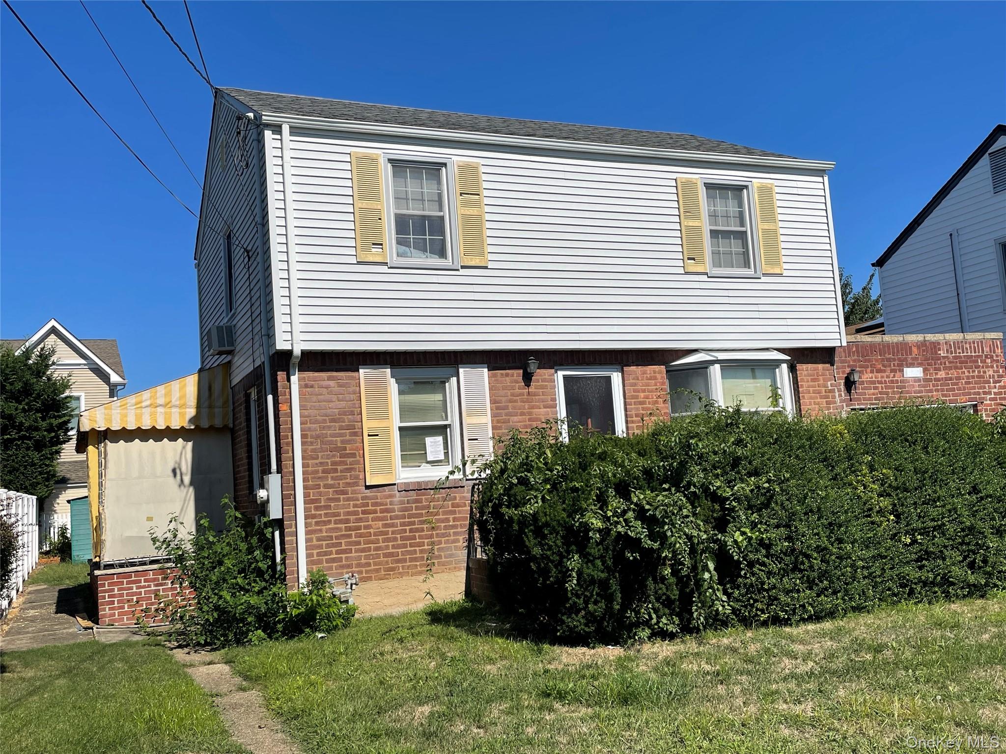 424 Andrews Road, Mineola, NY 11501