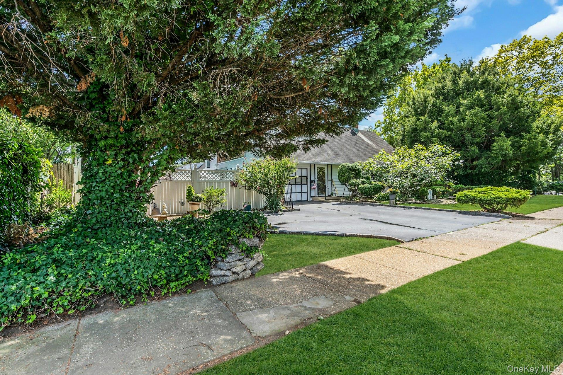 2 Chase Lane, Levittown, NY 11756