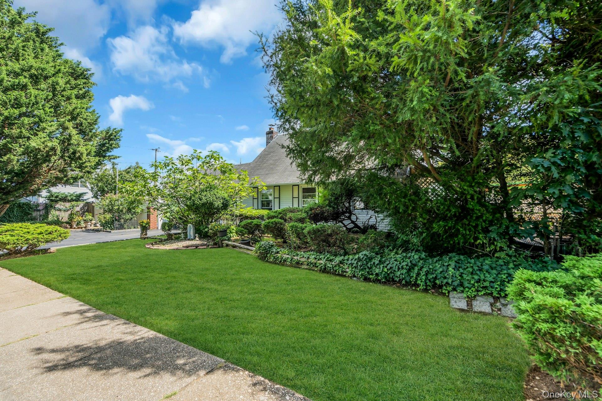 2 Chase Lane, Levittown, NY 11756