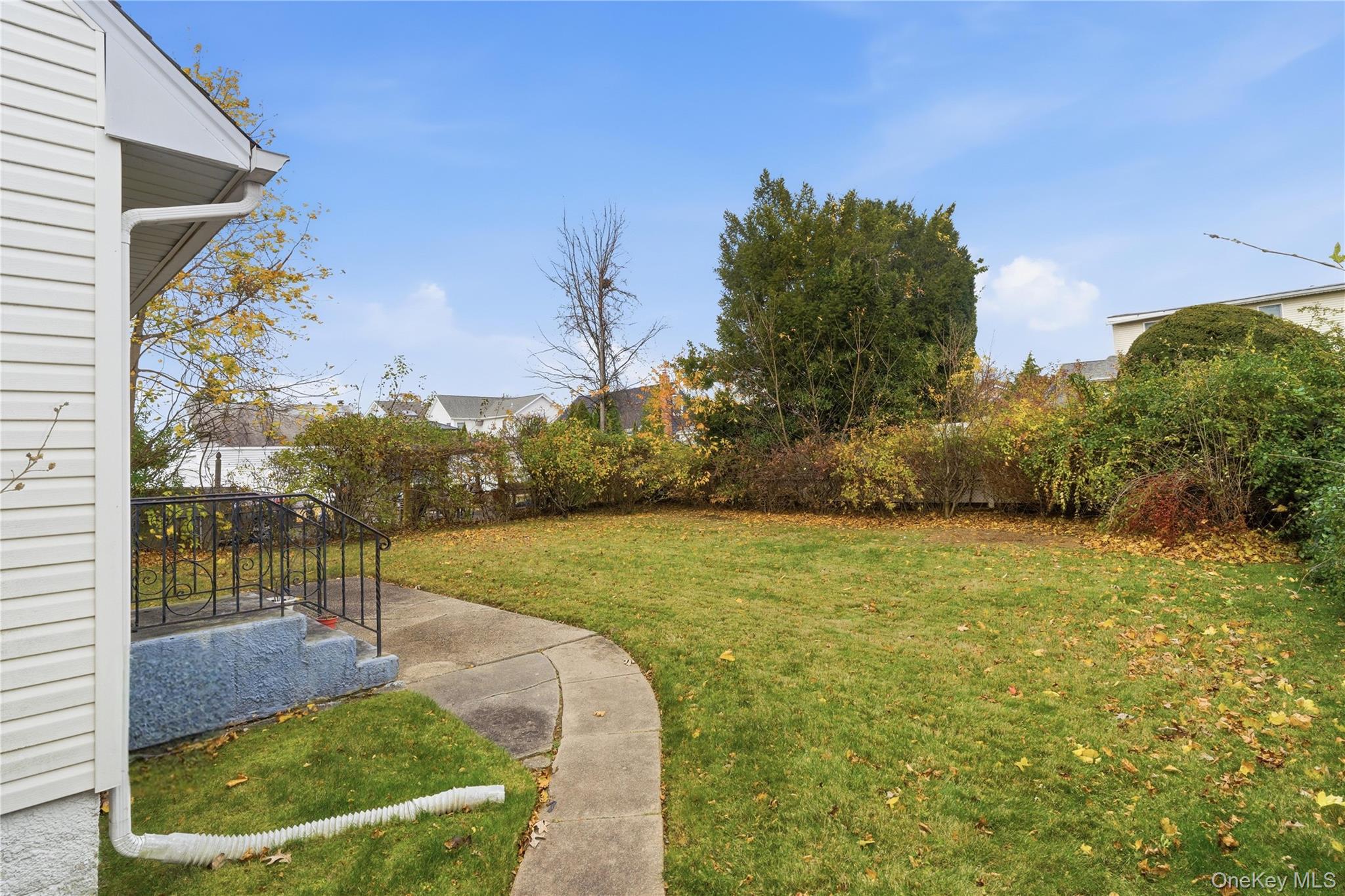 207 N Nassau Avenue, Massapequa, NY 11758