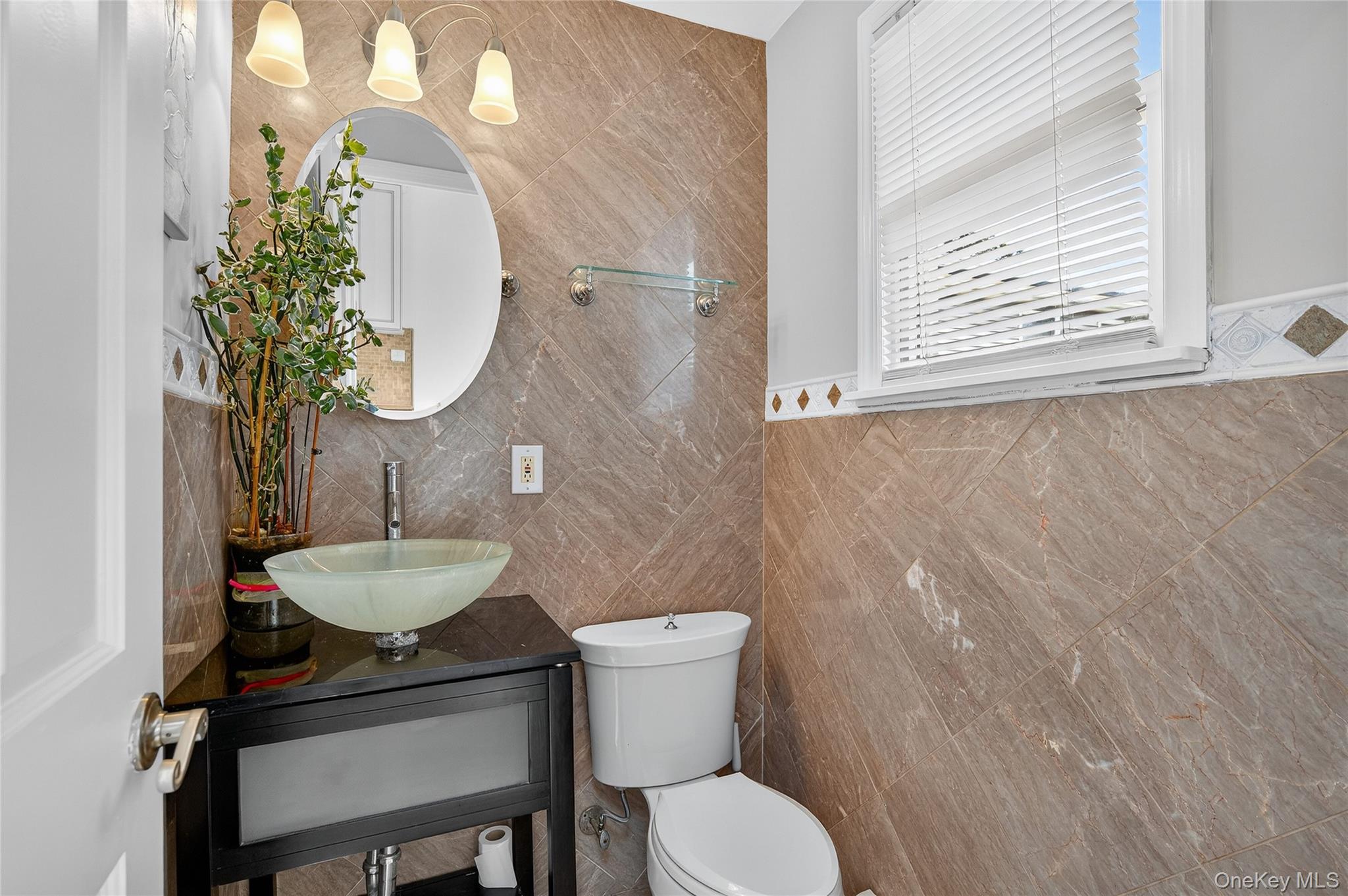 26 9th Street, Locust Valley, NY 11560