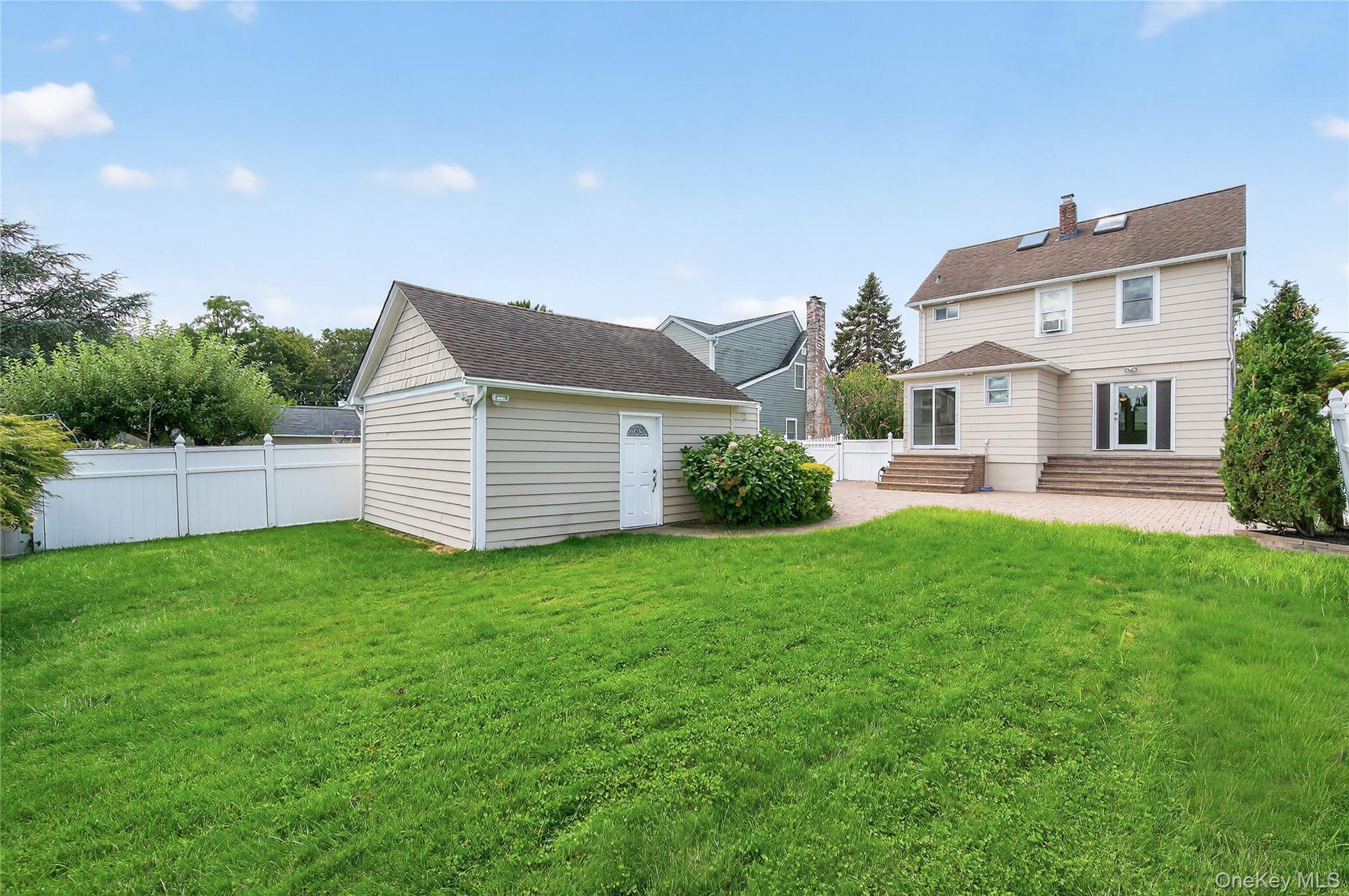 26 9th Street, Locust Valley, NY 11560