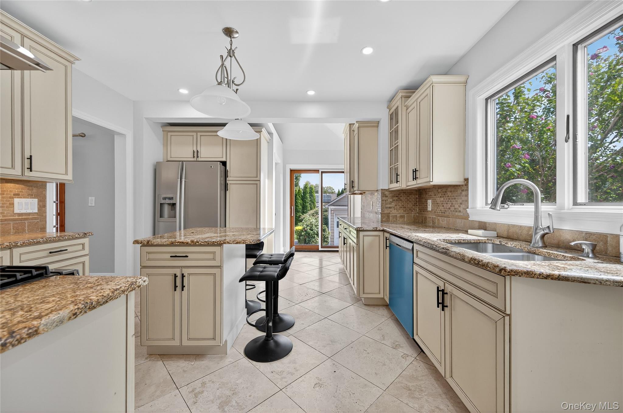 26 9th Street, Locust Valley, NY 11560