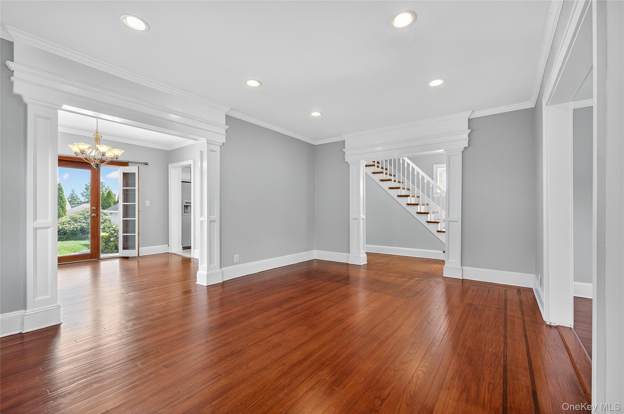 26 9th Street, Locust Valley, NY 11560