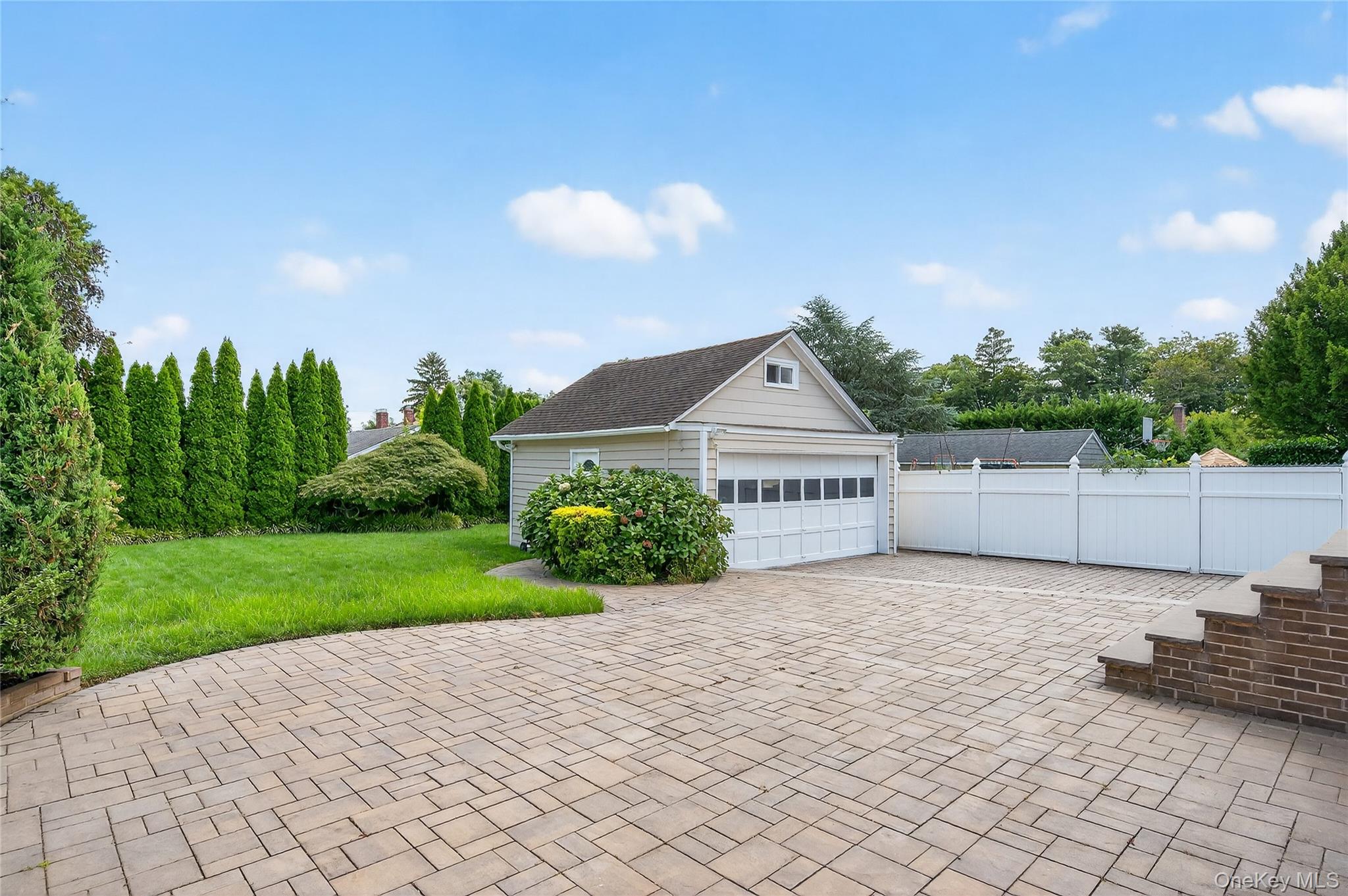 26 9th Street, Locust Valley, NY 11560