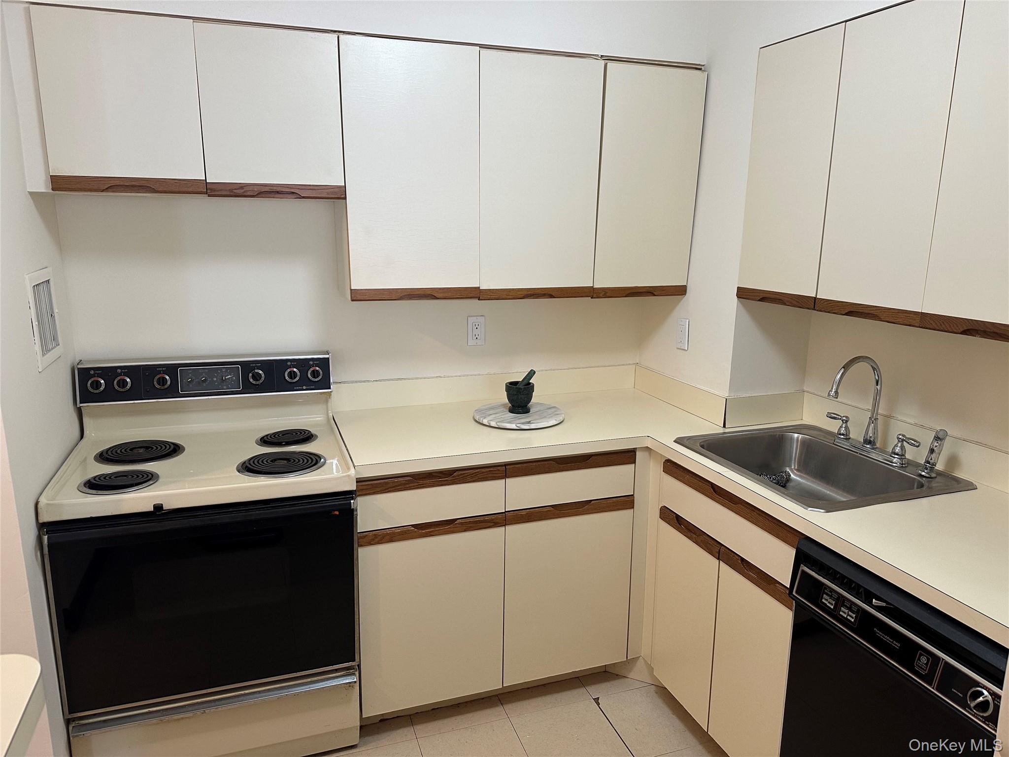 360 Shore Road # 6N, Long Beach, NY 11561