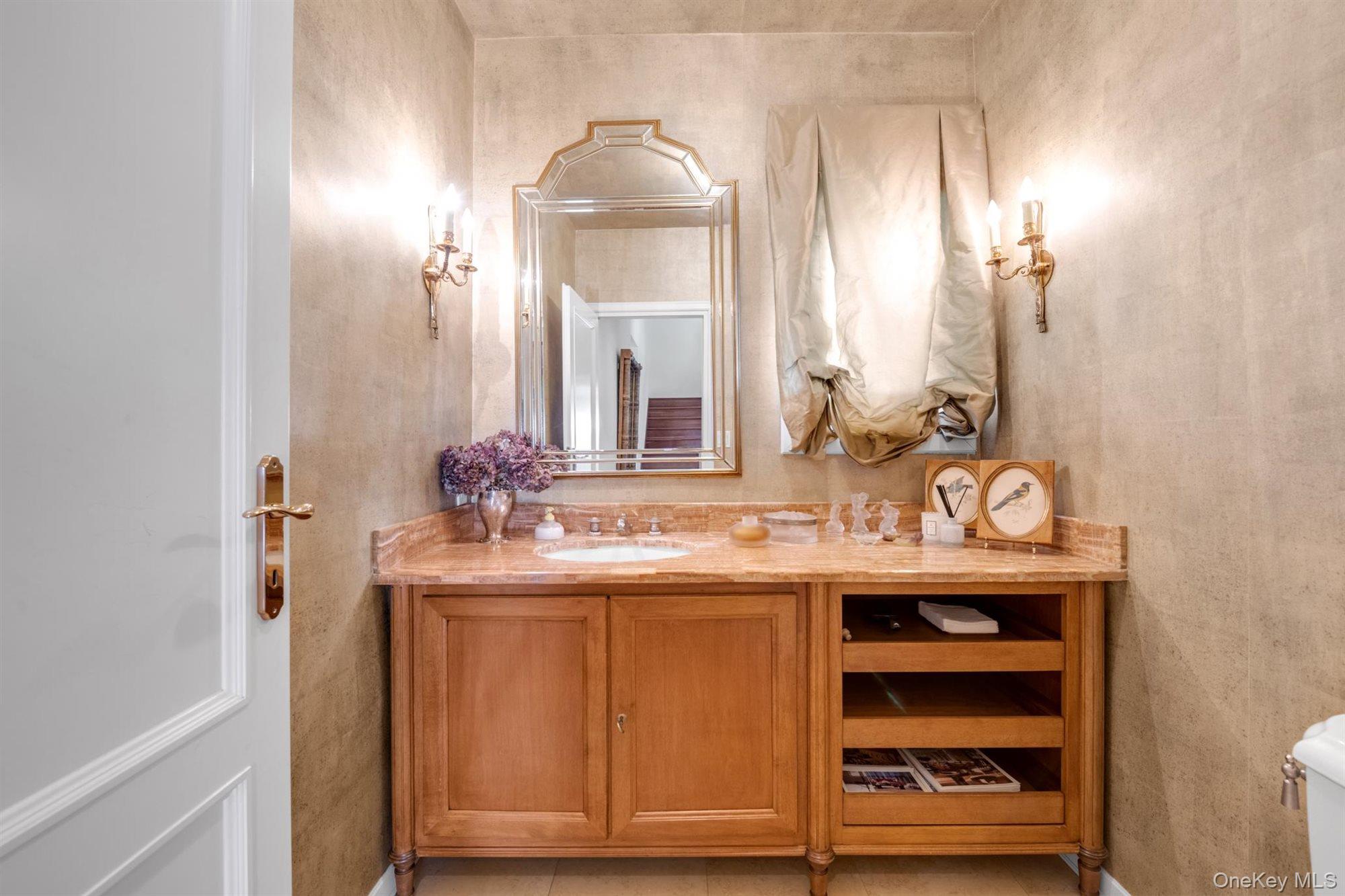 22 Martin Court, Kings Point, NY 11024