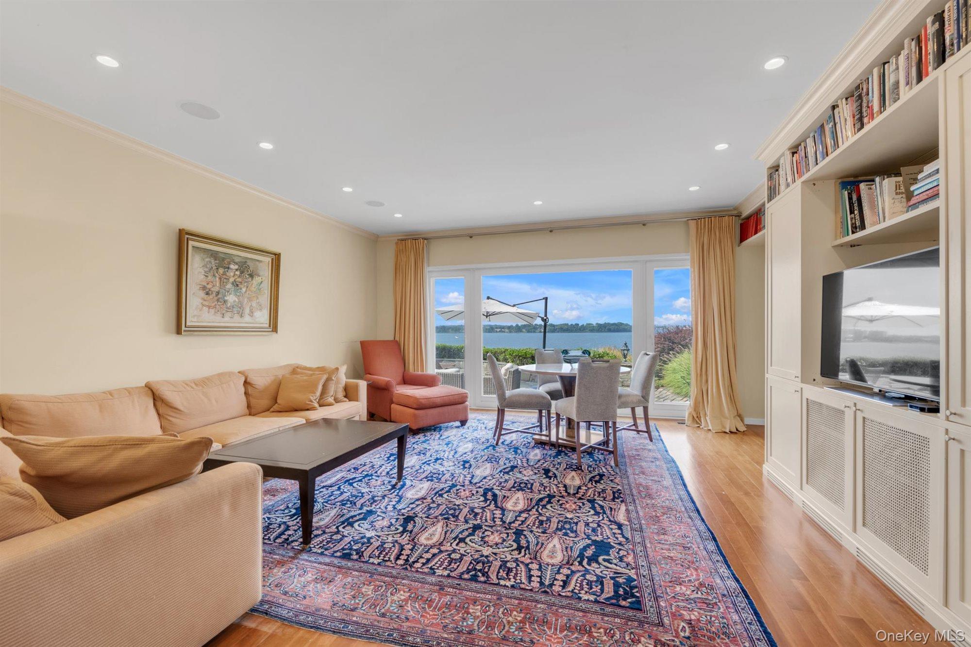 22 Martin Court, Kings Point, NY 11024