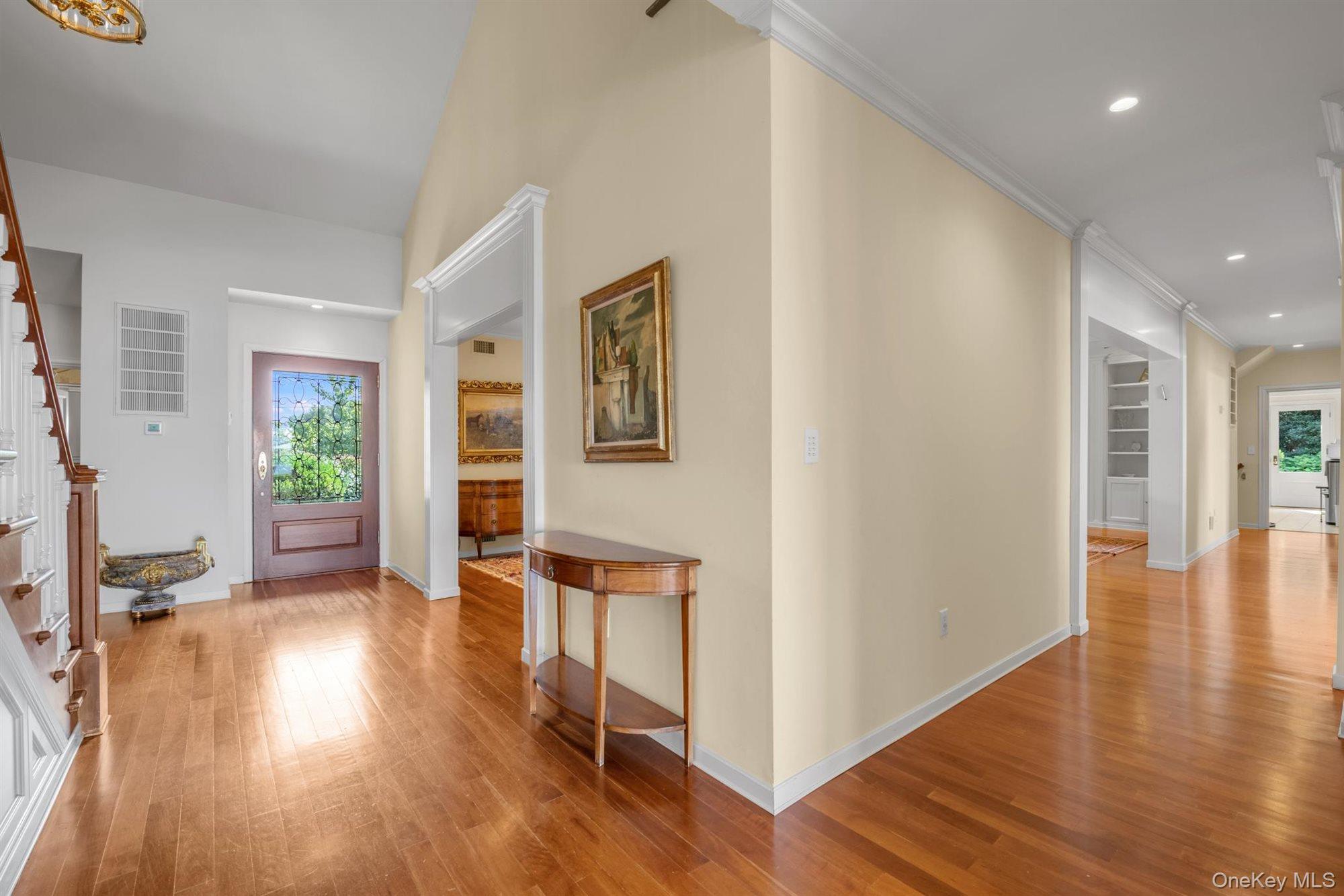 22 Martin Court, Kings Point, NY 11024