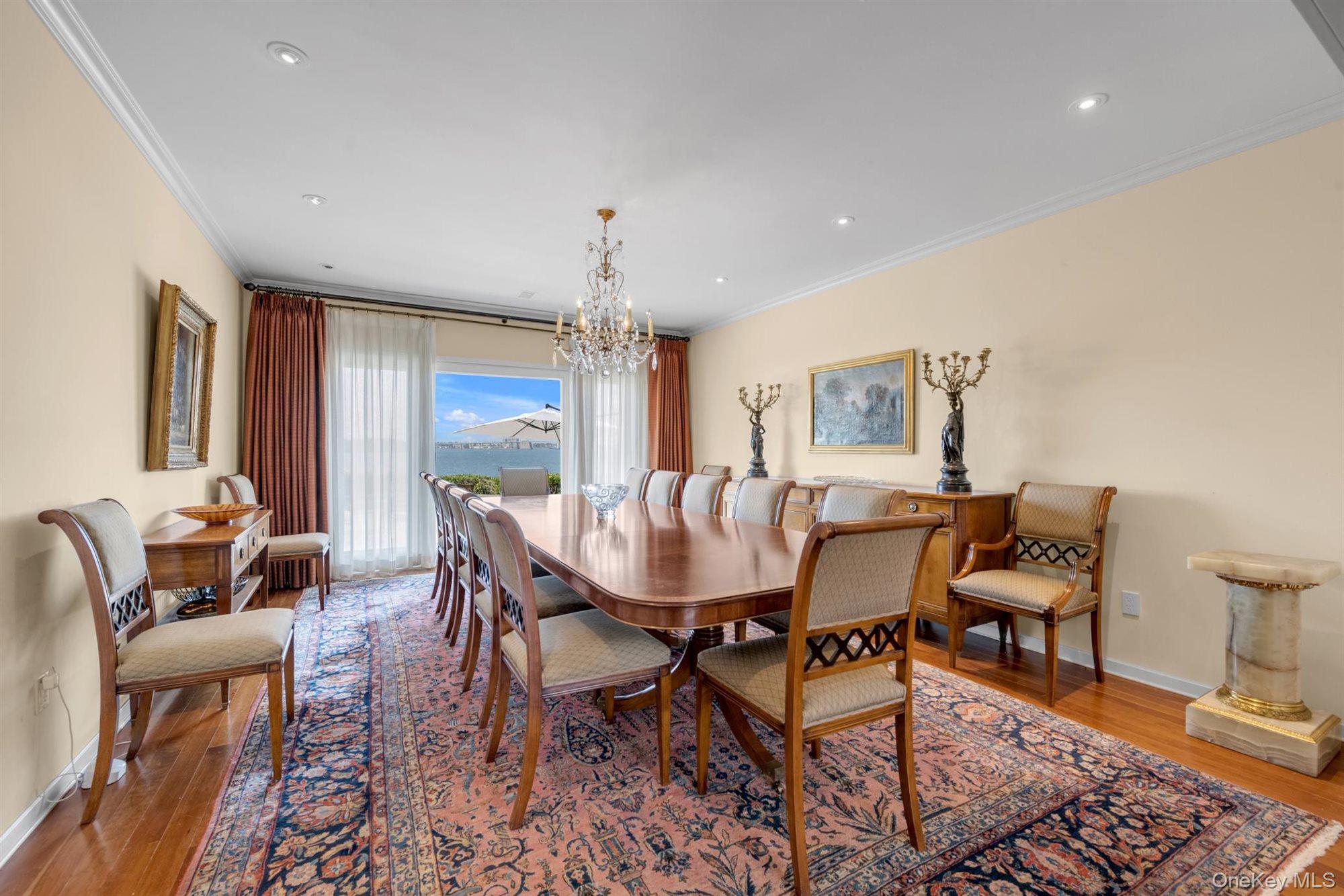 22 Martin Court, Kings Point, NY 11024